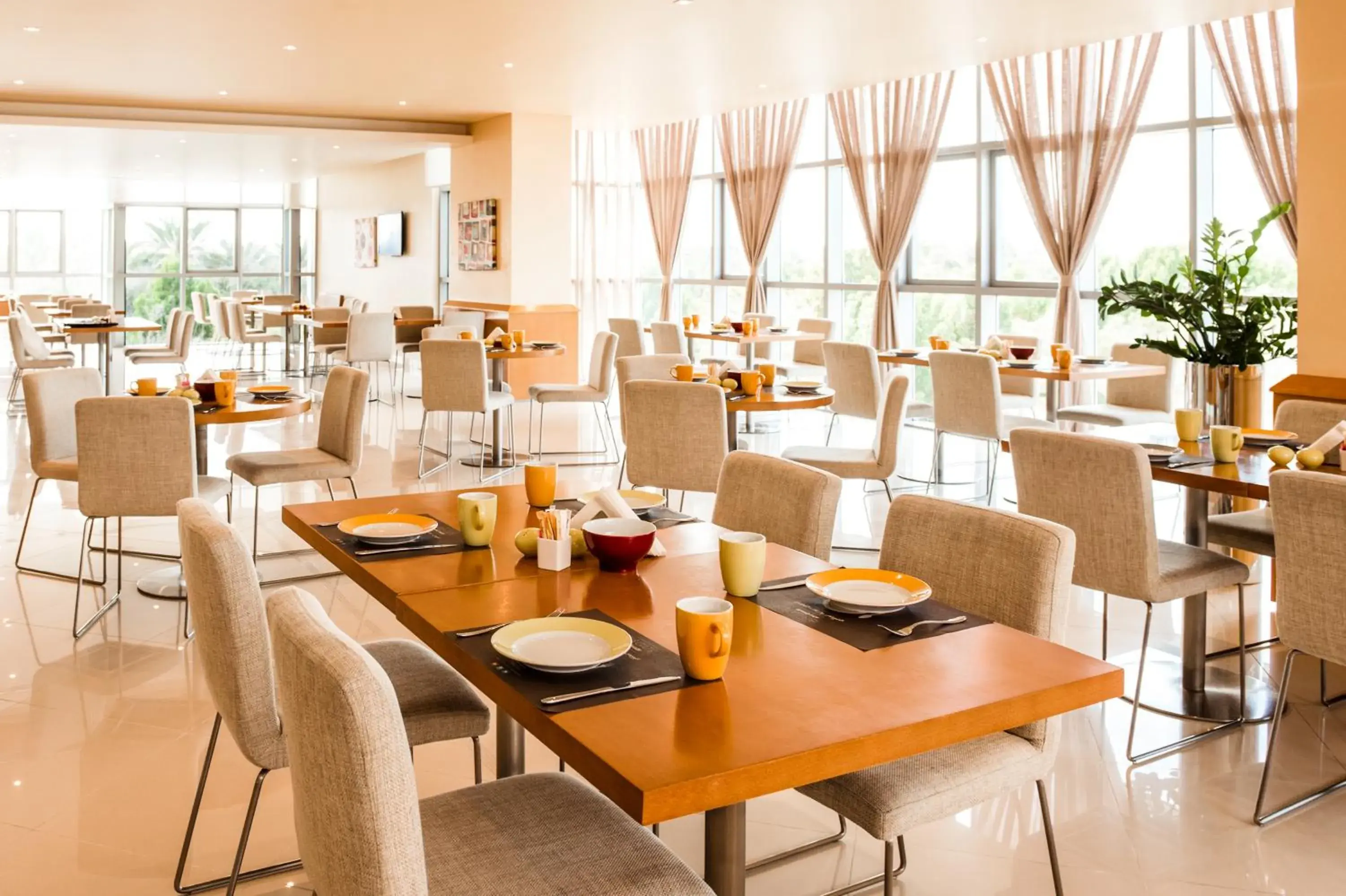 Restaurant/Places to Eat in Ibis Abu Dhabi Gate Hotel