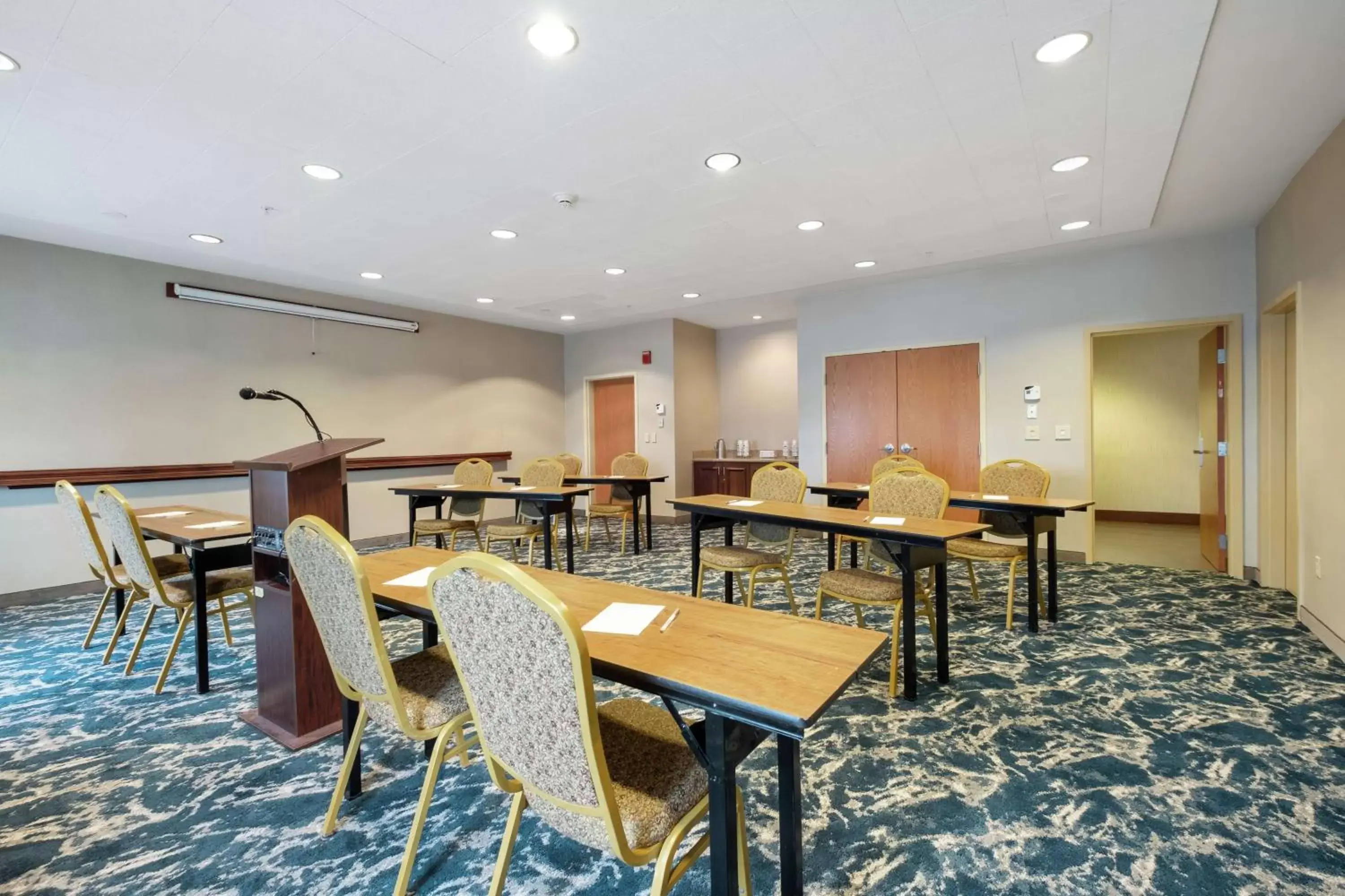Meeting/conference room in Hampton Inn & Suites Rockland