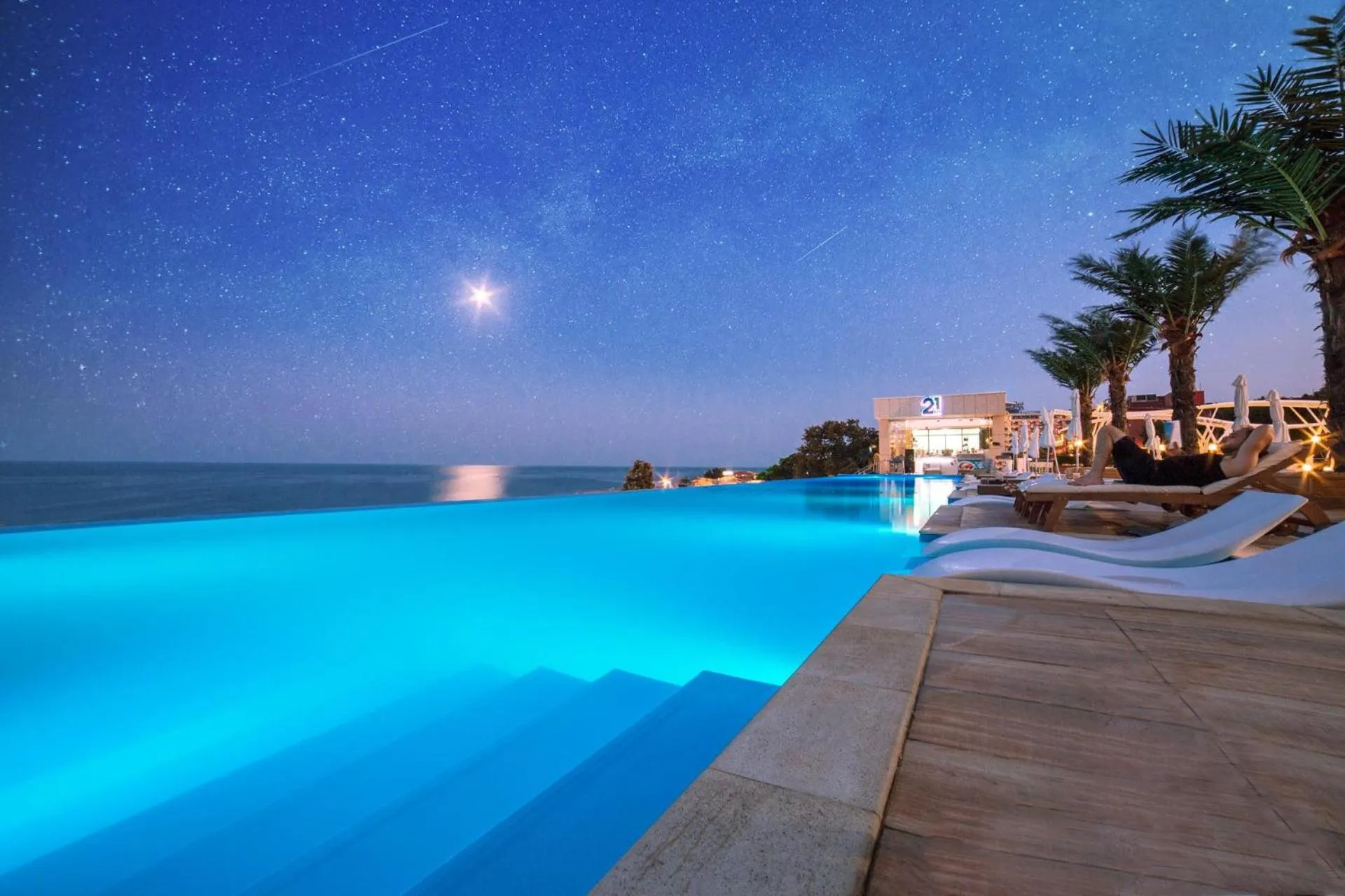 Summer in International Hotel Casino & Tower Suites