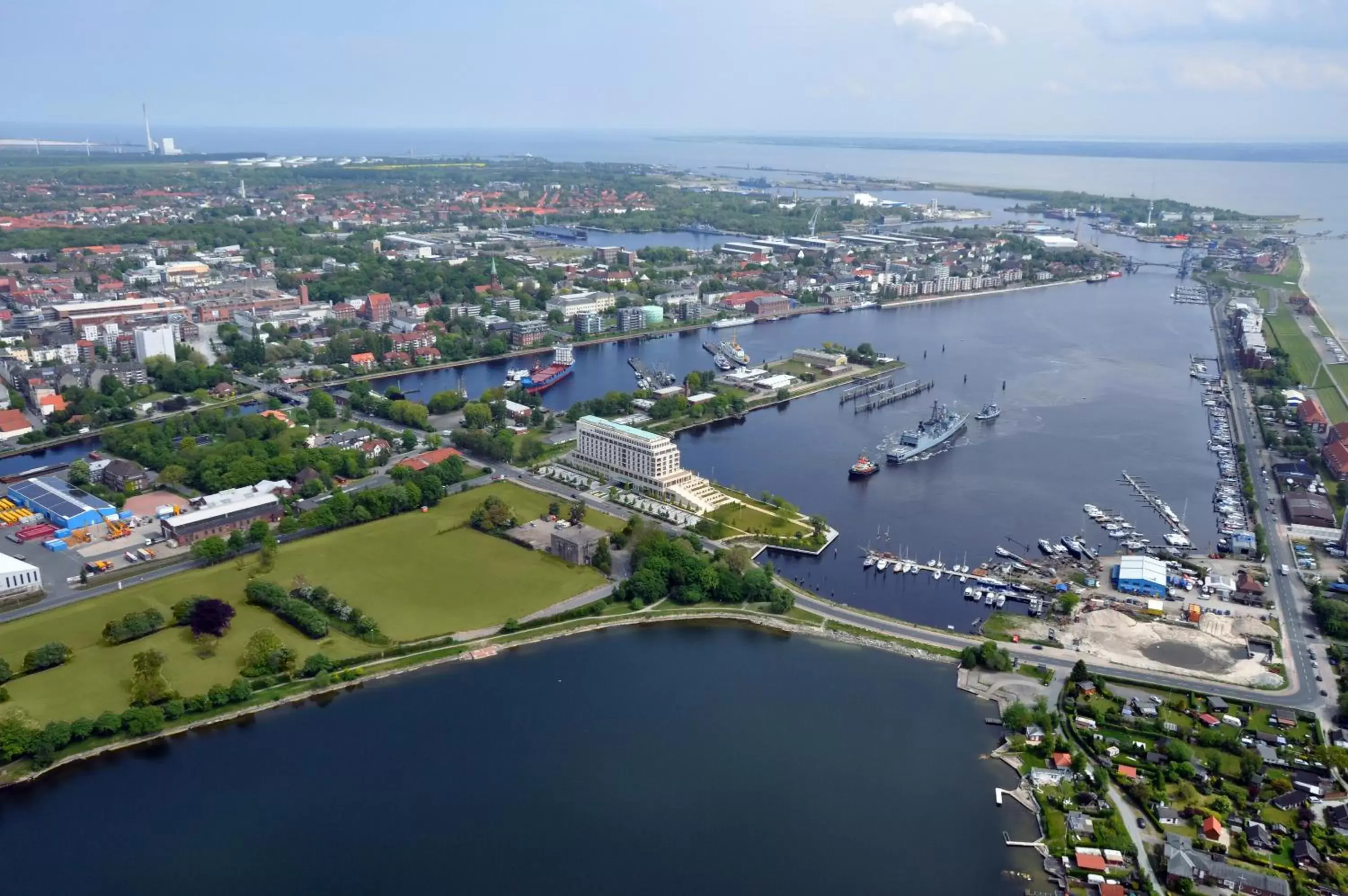 Neighbourhood, Bird's-eye View in ATLANTIC Hotel Wilhelmshaven