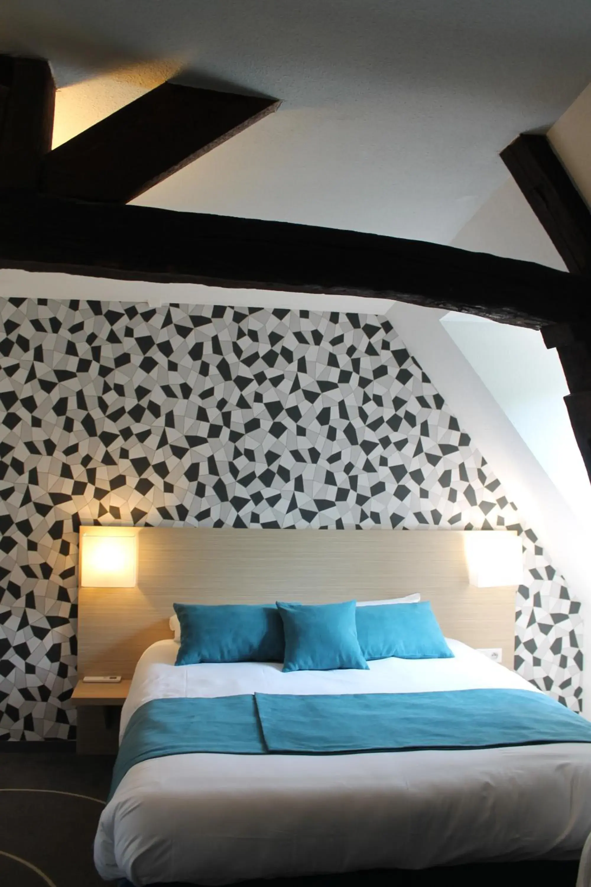 Bed in Hôtel Le Blason