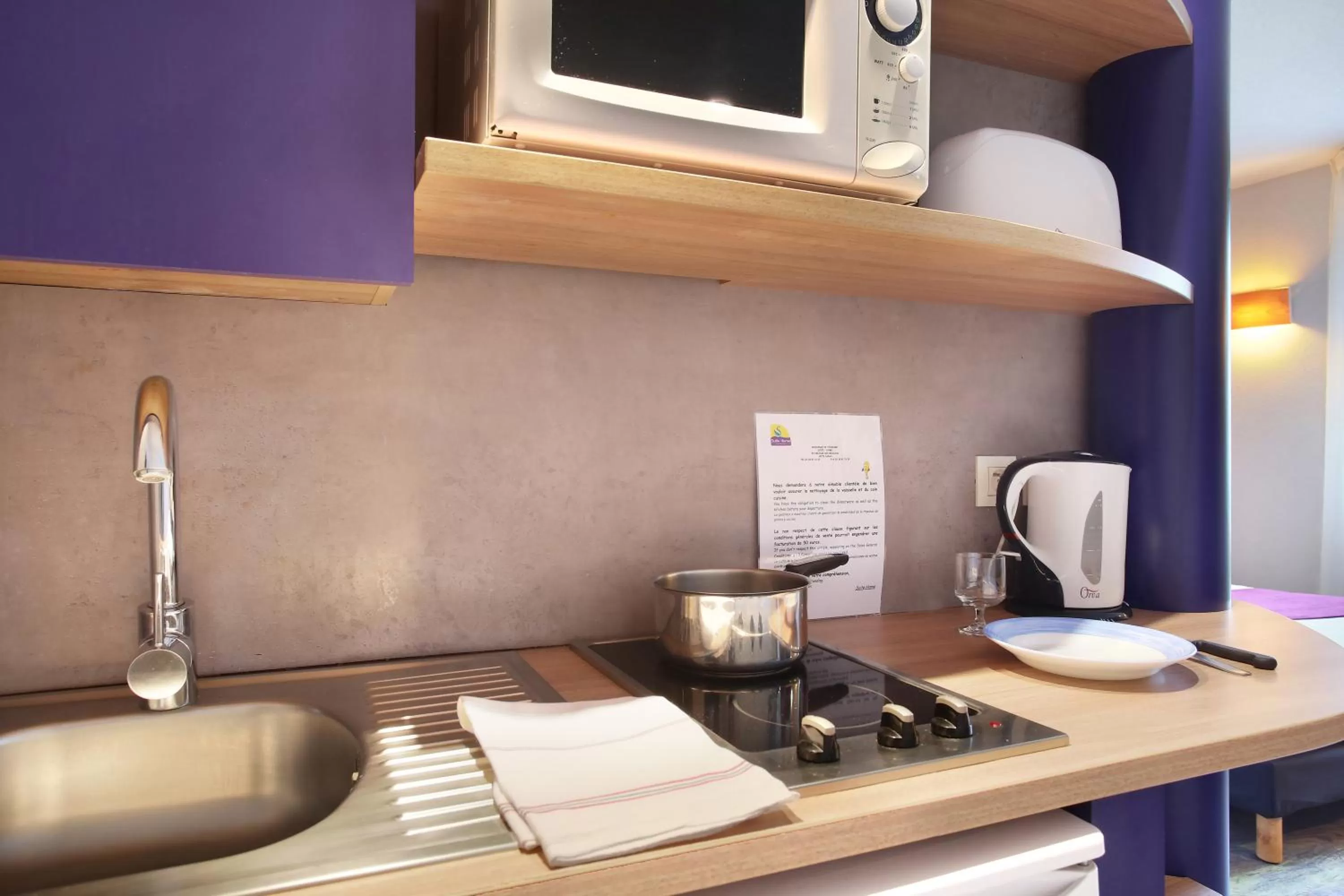 Coffee/tea facilities in Suite-Home Orléans-Saran