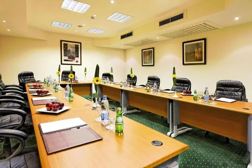 Meeting/conference room in Cairo Pyramids Hotel