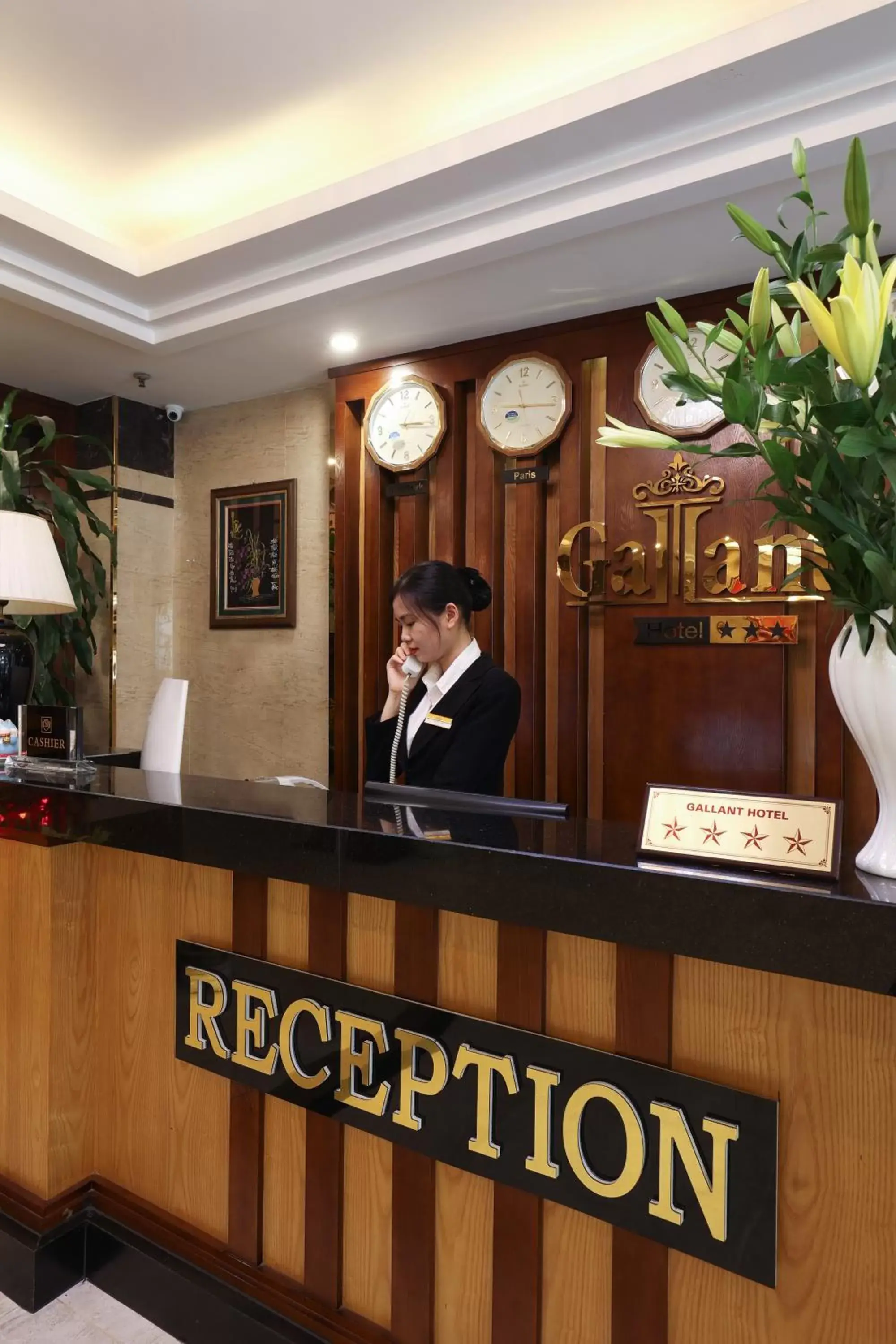 Staff, Lobby/Reception in Gallant Hotel