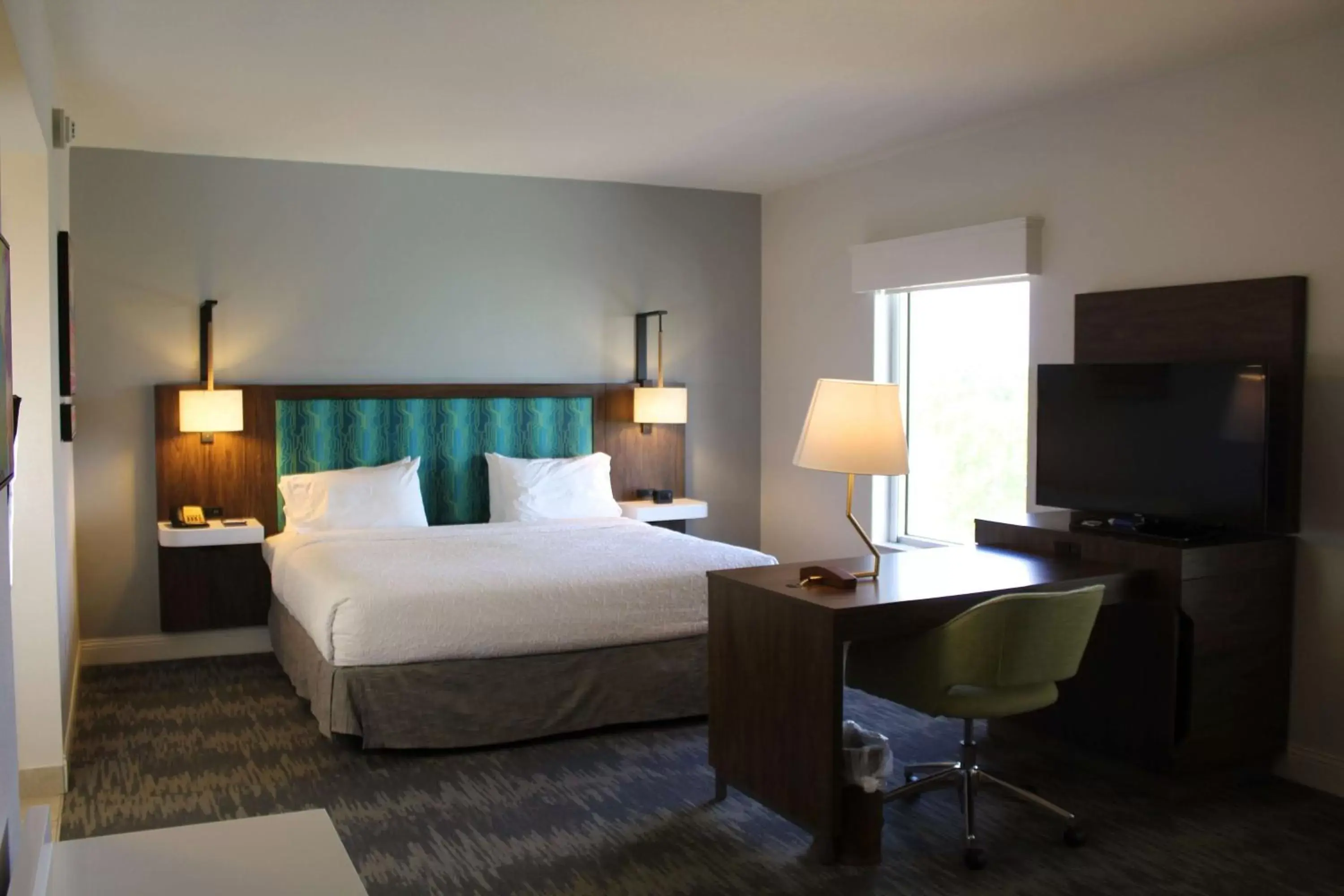 Bedroom, Bed in Hampton Inn & Suites Sarasota / Bradenton - Airport