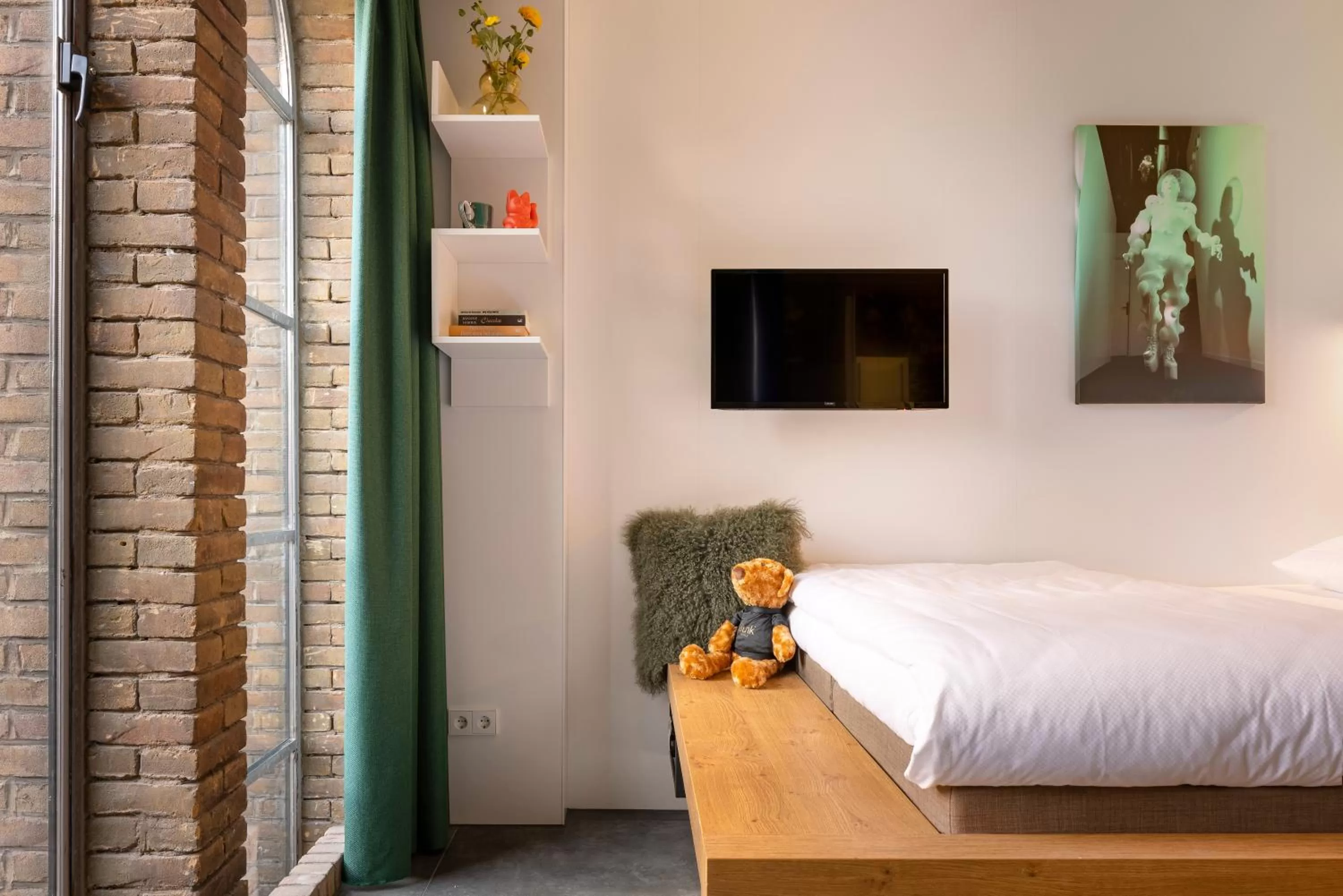 View (from property/room), Bed in Bunk Hotel Amsterdam