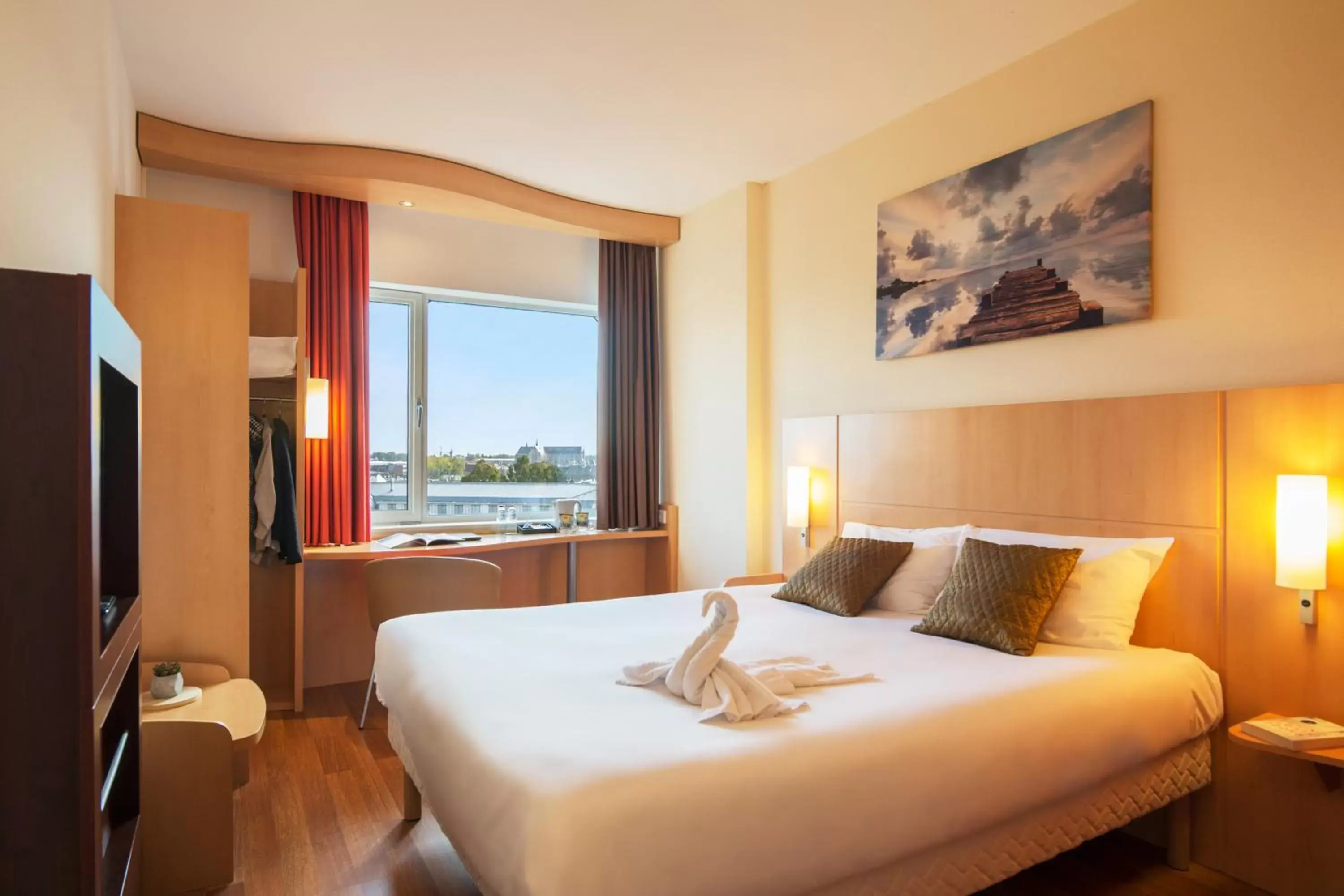 Coffee/tea facilities, Bed in ibis Leiden Centre Coffee/tea facilities, Bed in ibis Leiden Centre