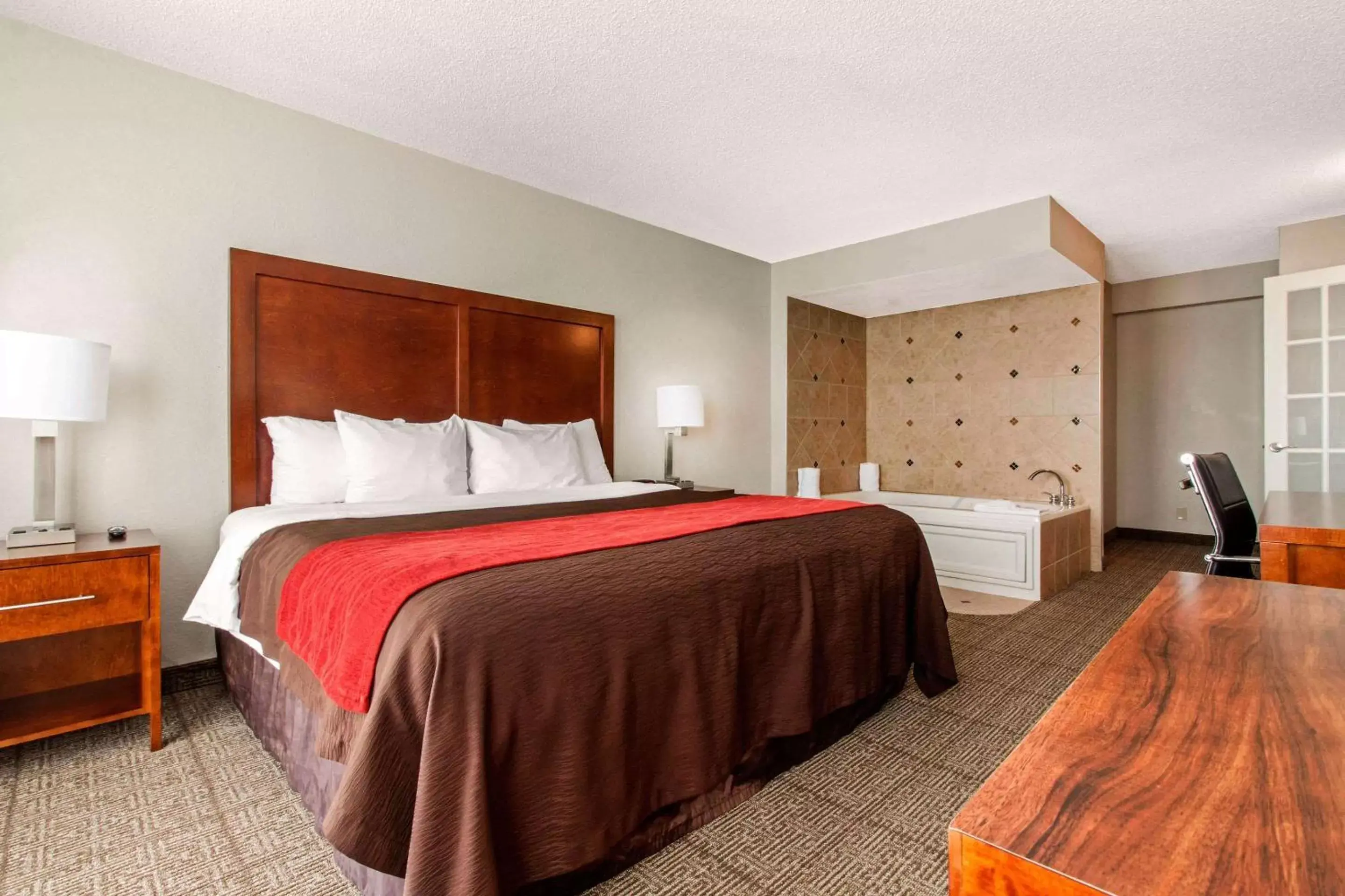 Photo of the whole room, Bed in Comfort Inn & Suites Omaha