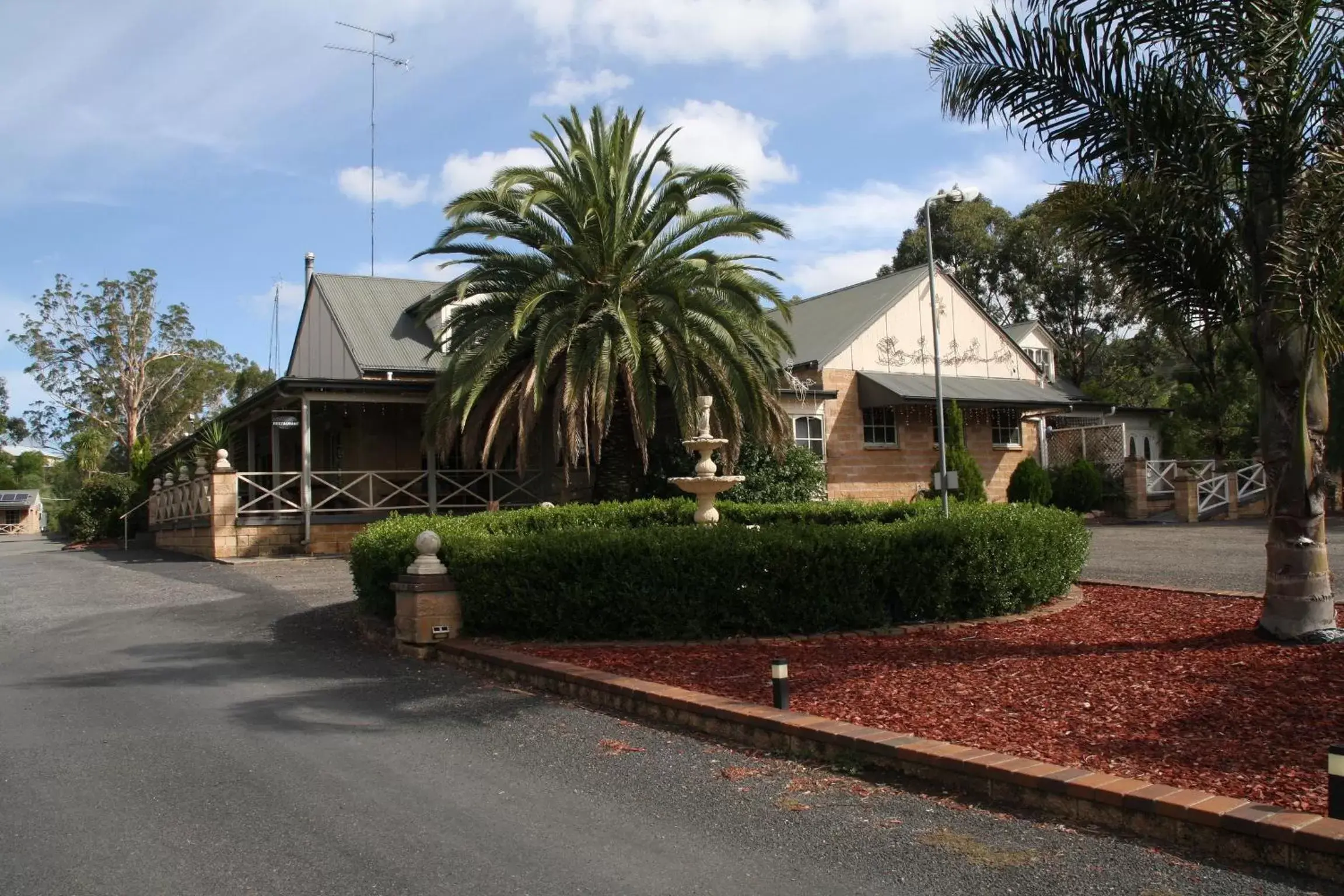 Facade/entrance, Property Building in Picton Valley Motel Australia
