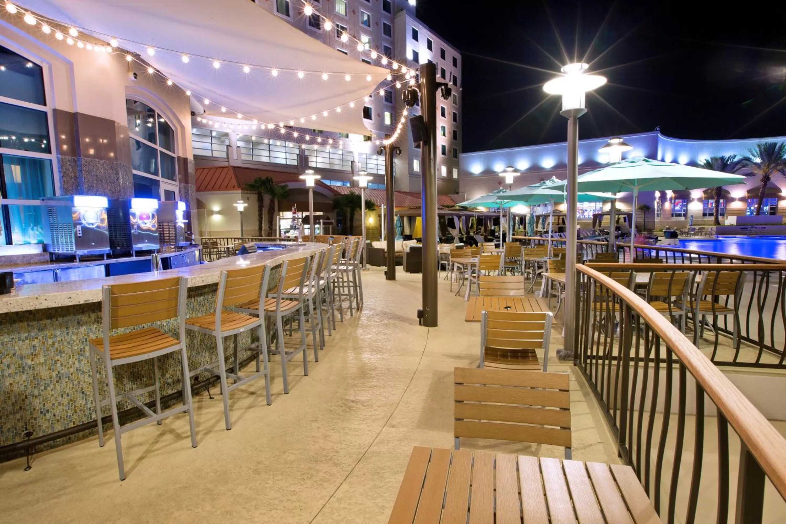 Lounge or bar in Harrah's Gulf Coast, A Caesars Destination