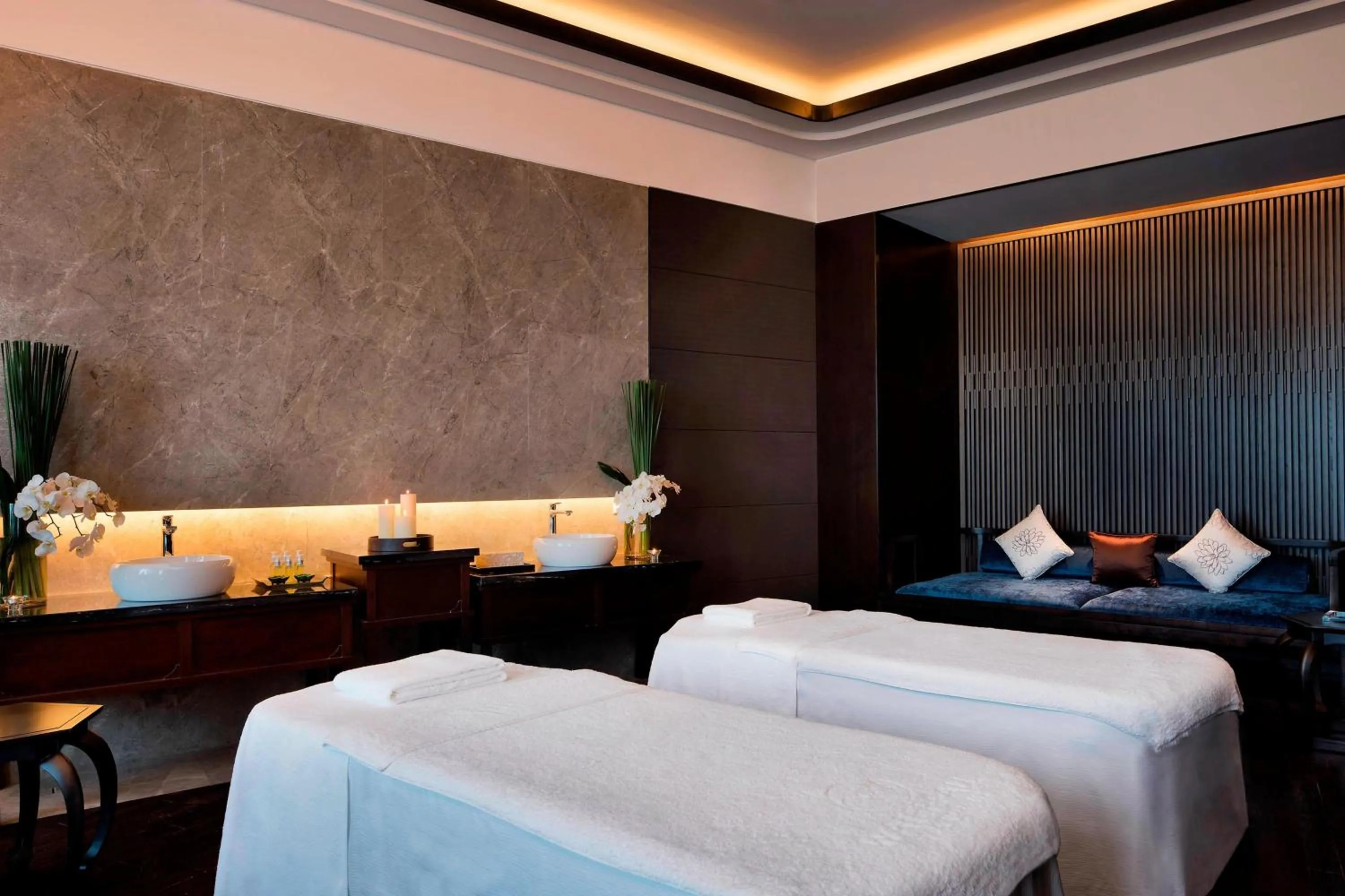 Spa and wellness centre/facilities, Bed in JW Marriott Hotel Shenzhen Bao'an International Airport