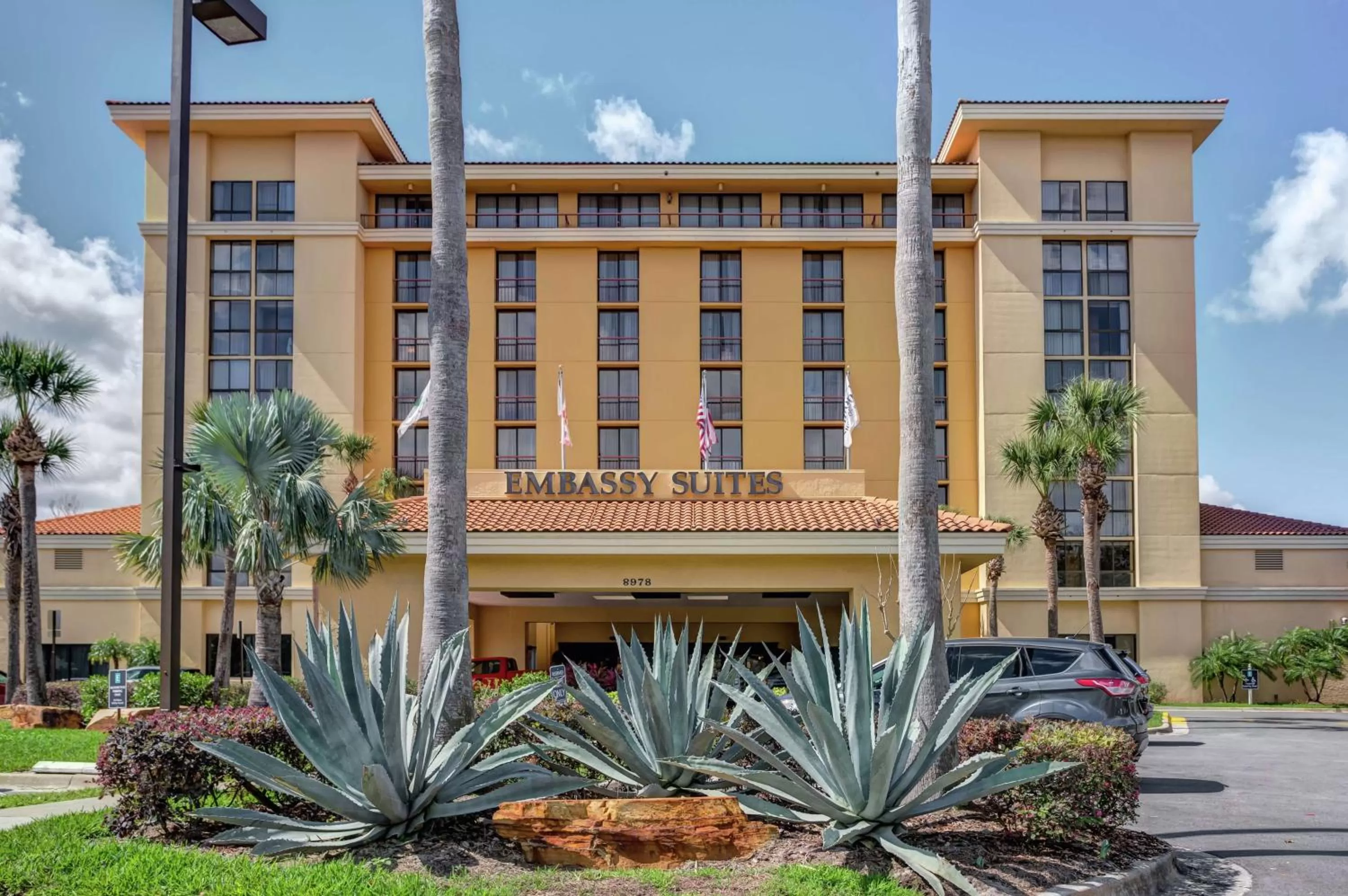 Property building in Embassy Suites by Hilton Orlando International Drive Convention Center