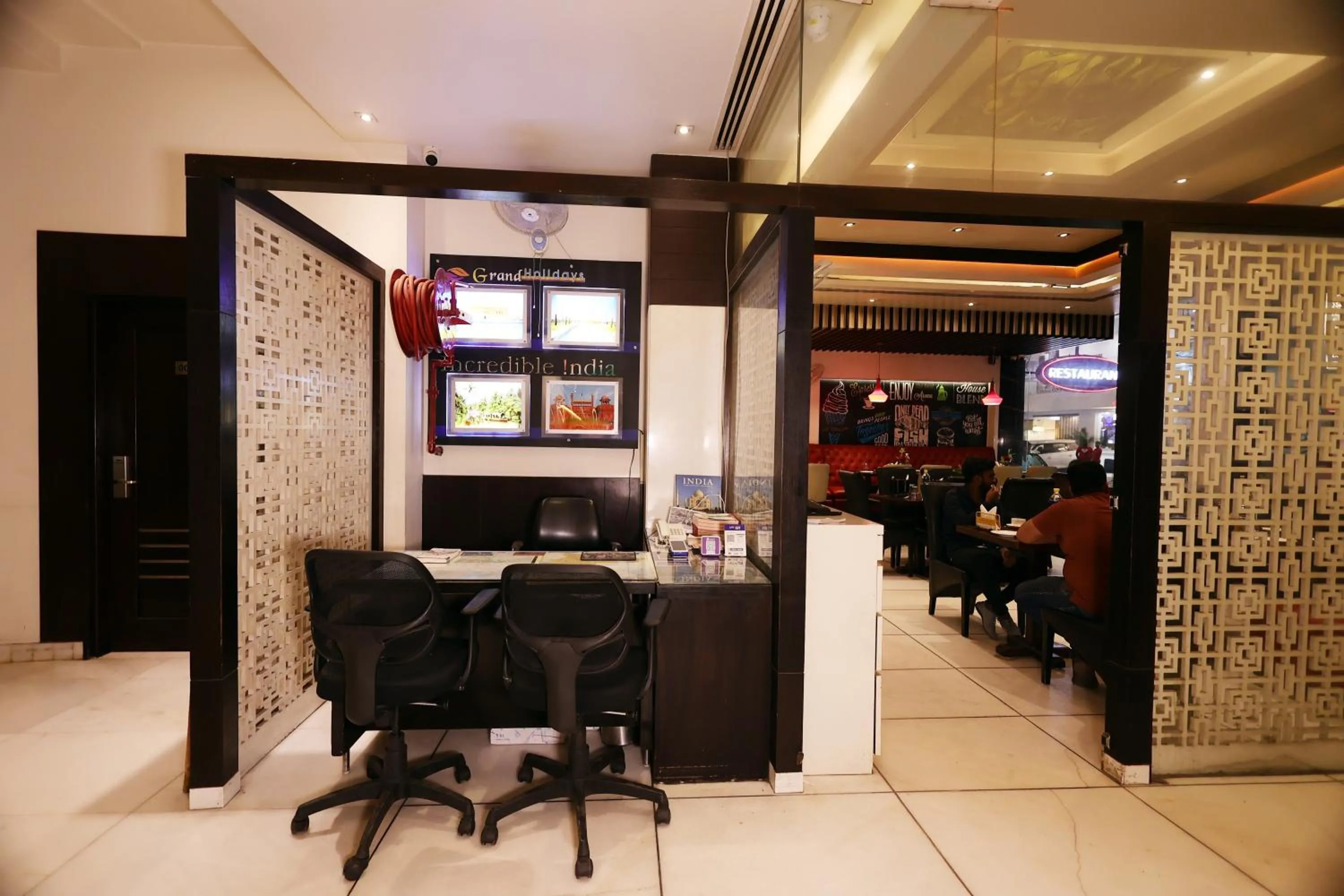 Property building in Hotel GODWIN DELUXE - New Delhi Railway Station - Paharganj