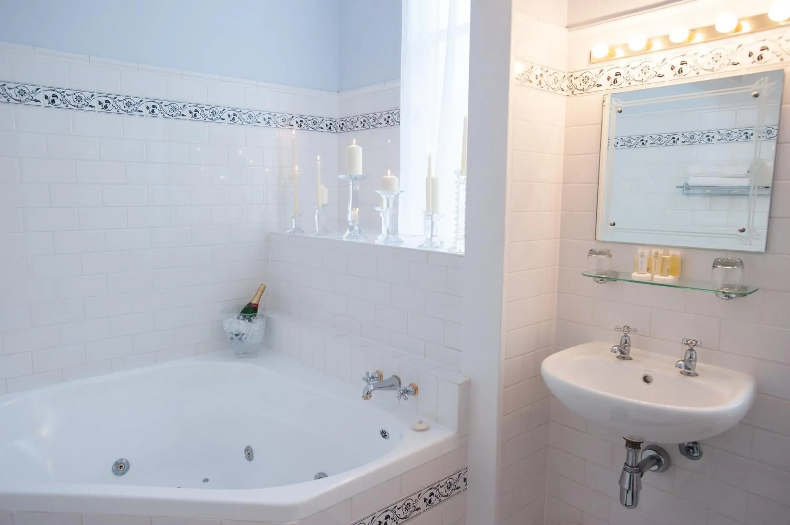 Superior King Room with Spa Bath in The County Hotel Superior King Room with Spa Bath in The County Hotel
