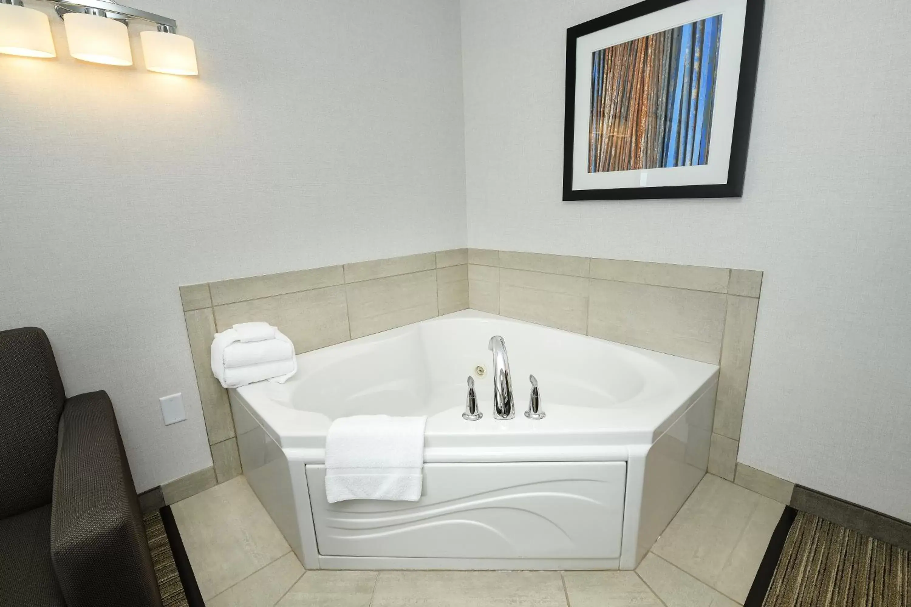 Photo of the whole room, Bathroom in Holiday Inn Express Hotel & Suites Grand Forks, an IHG Hotel