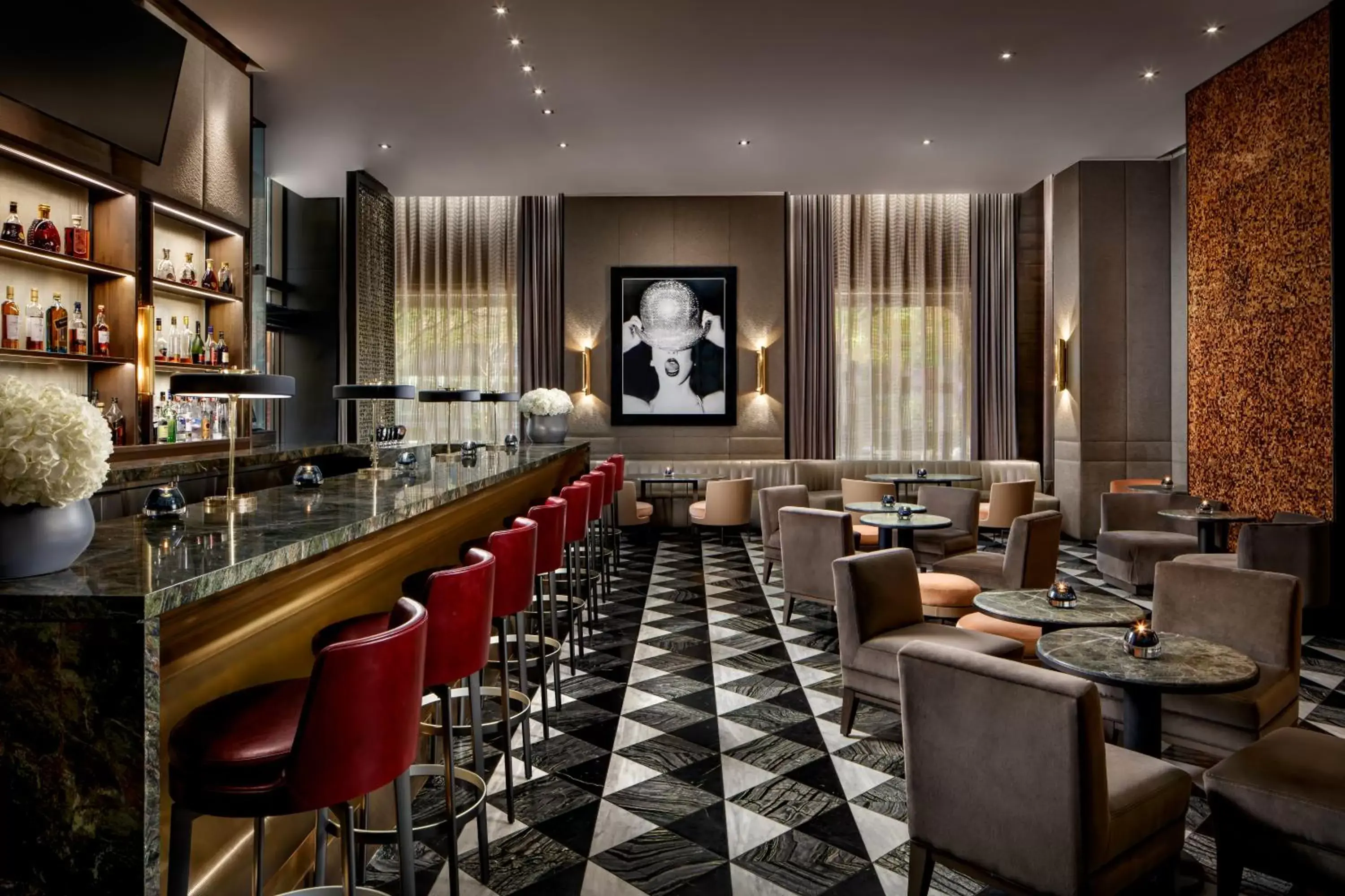 Lounge or bar, Restaurant/Places to Eat in The Hazelton Hotel
