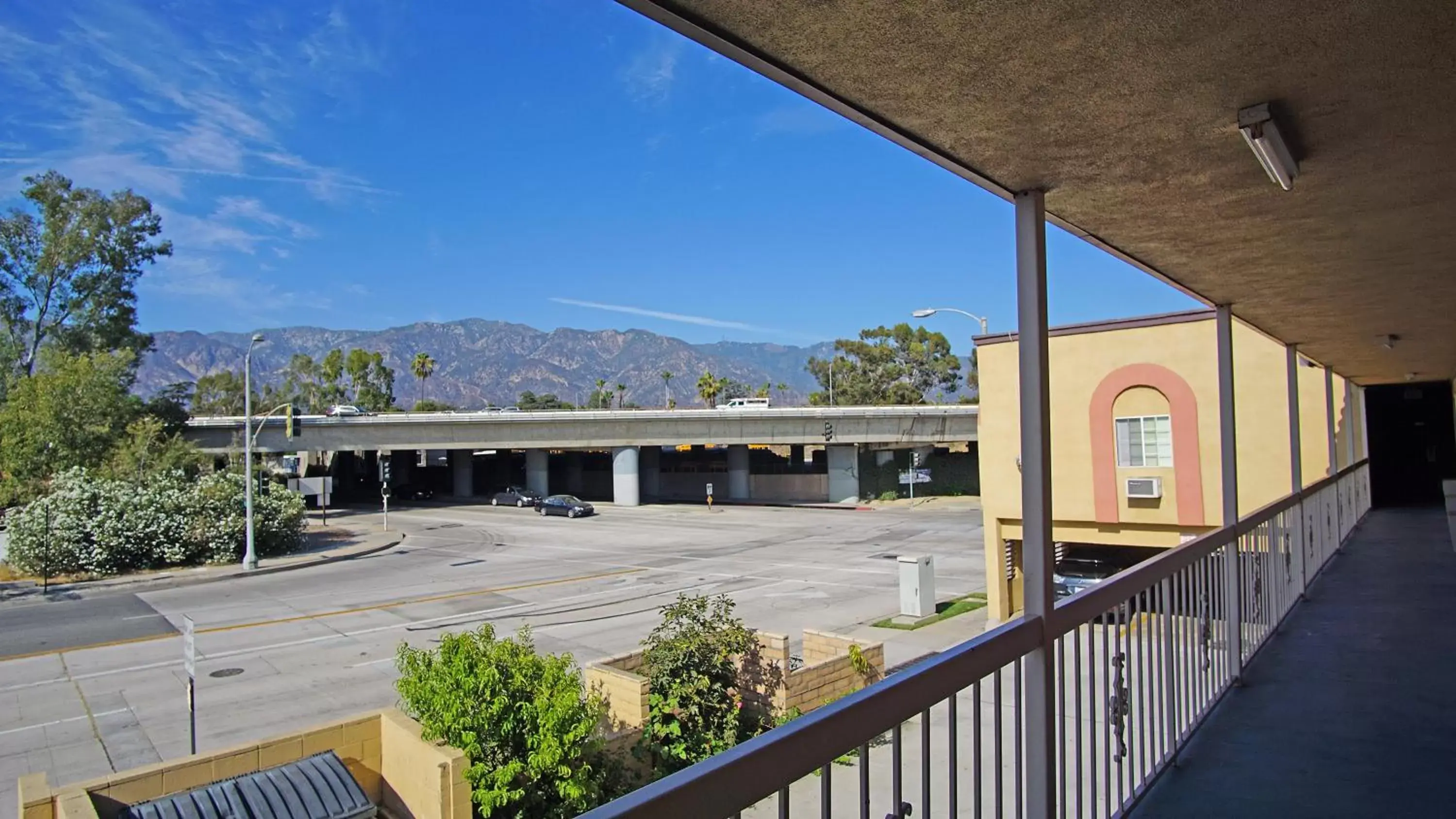 Balcony/Terrace in Lincoln Motel - Los Angeles, Hollywood Area