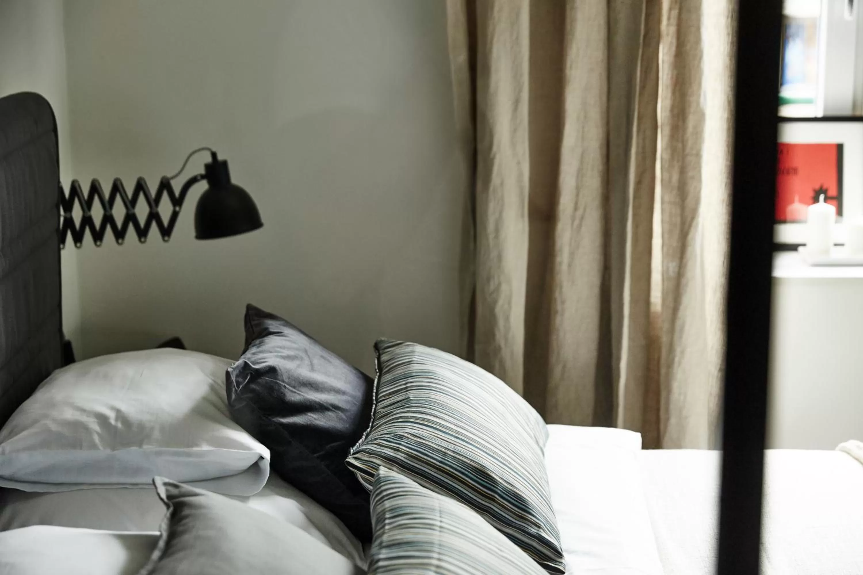 Decorative detail, Bed in FOUR STORIES APARTMENTS - Krasinskiego