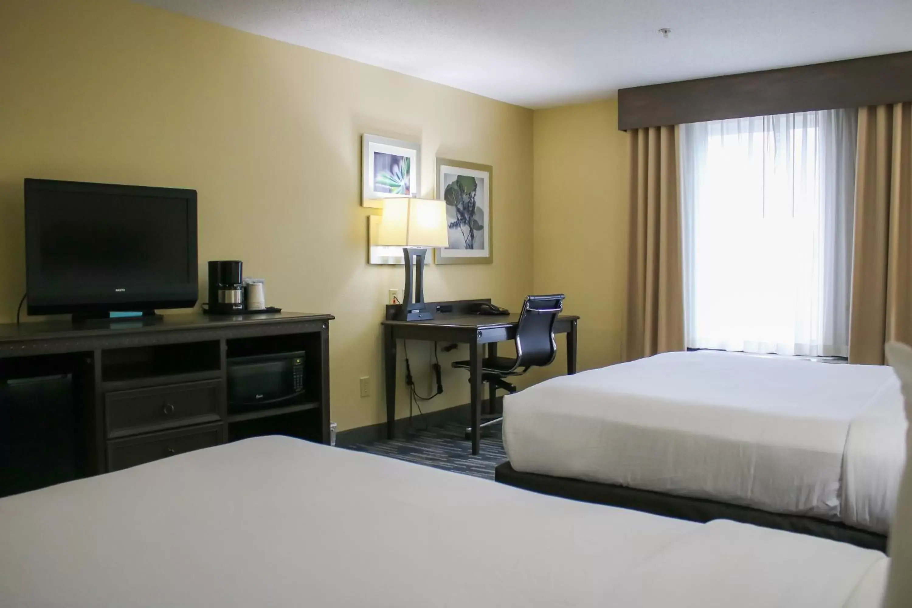 Bedroom, Bed in Country Inn & Suites by Radisson, Richmond West at I-64, VA