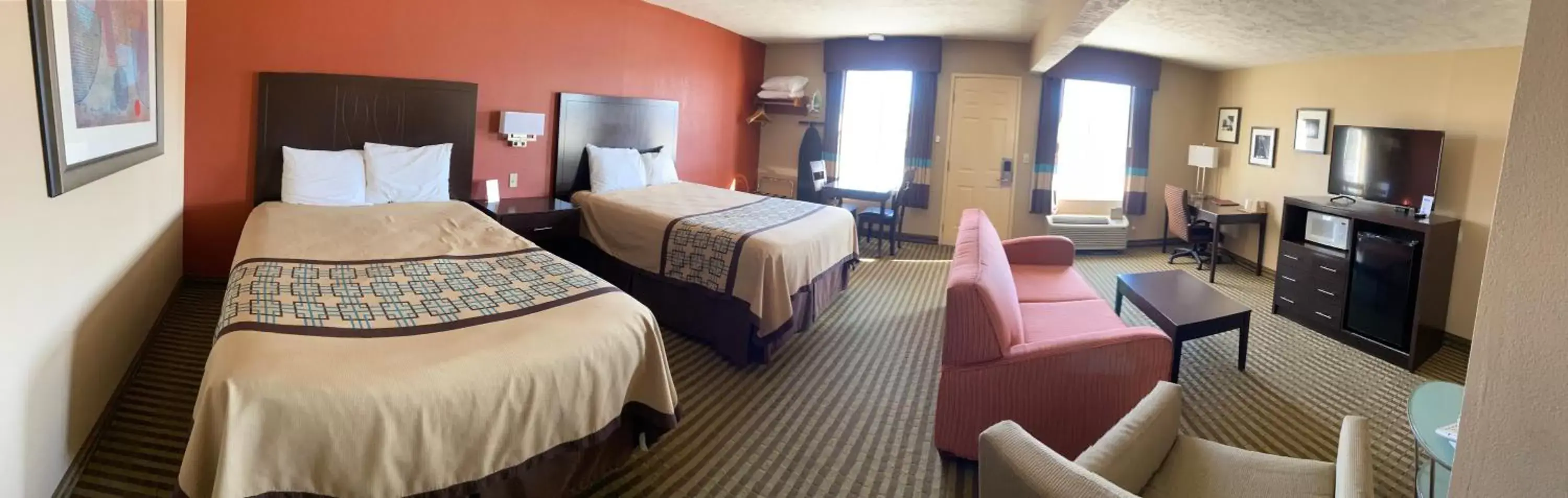 Photo of the whole room, Bed in Victorian Inn Photo of the whole room, Bed in Victorian Inn