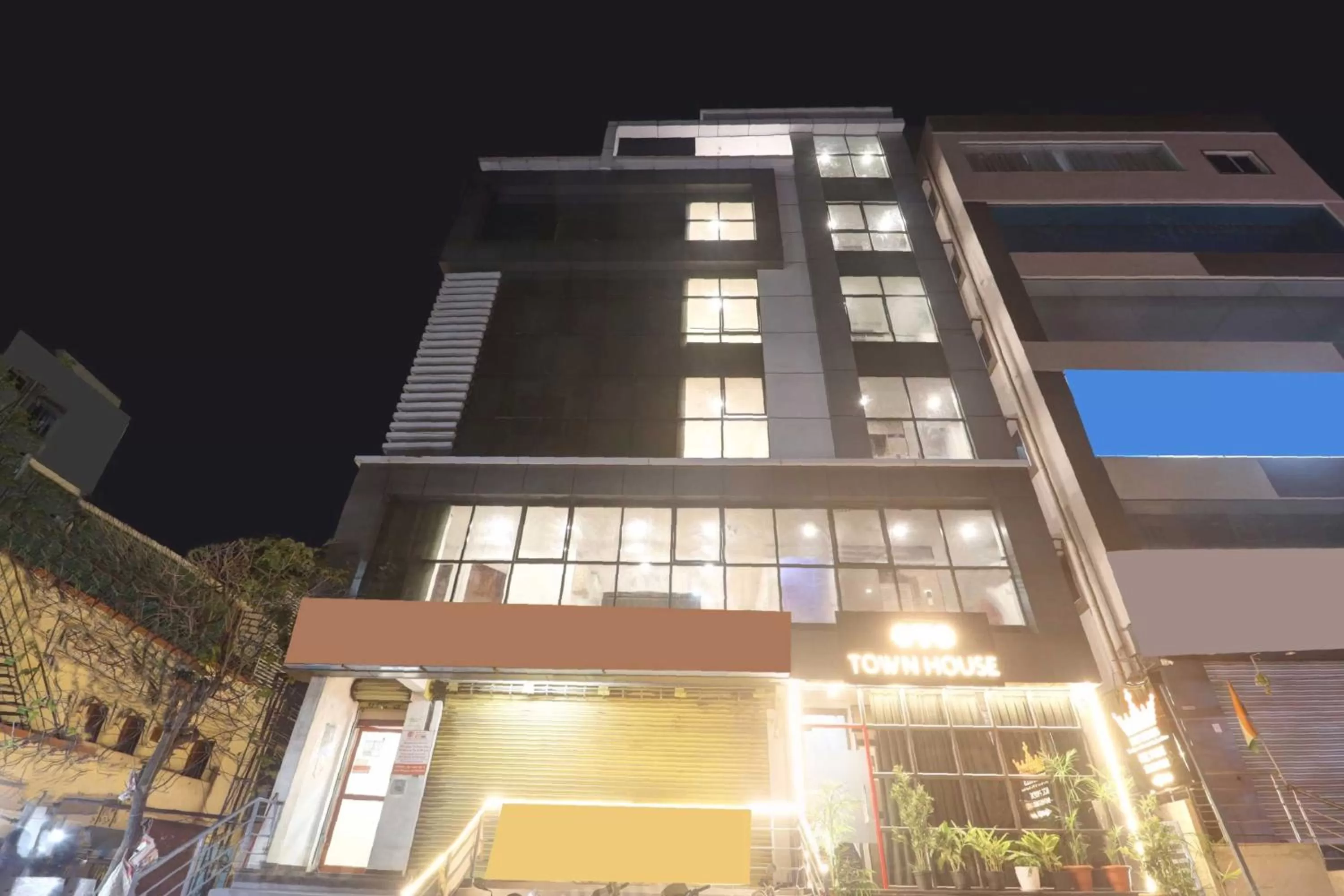 Facade/entrance in Super Townhouse Rcc Pride