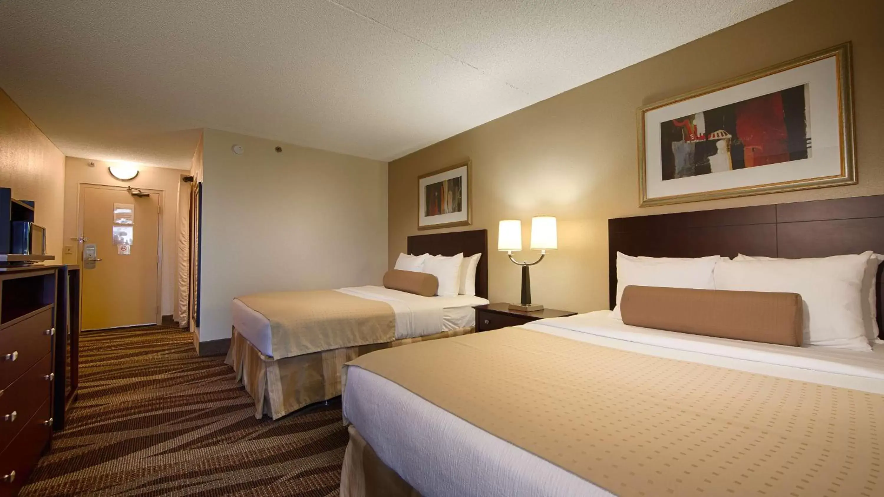 Photo of the whole room, Bed in Best Western Plus York Hotel and Conference Center