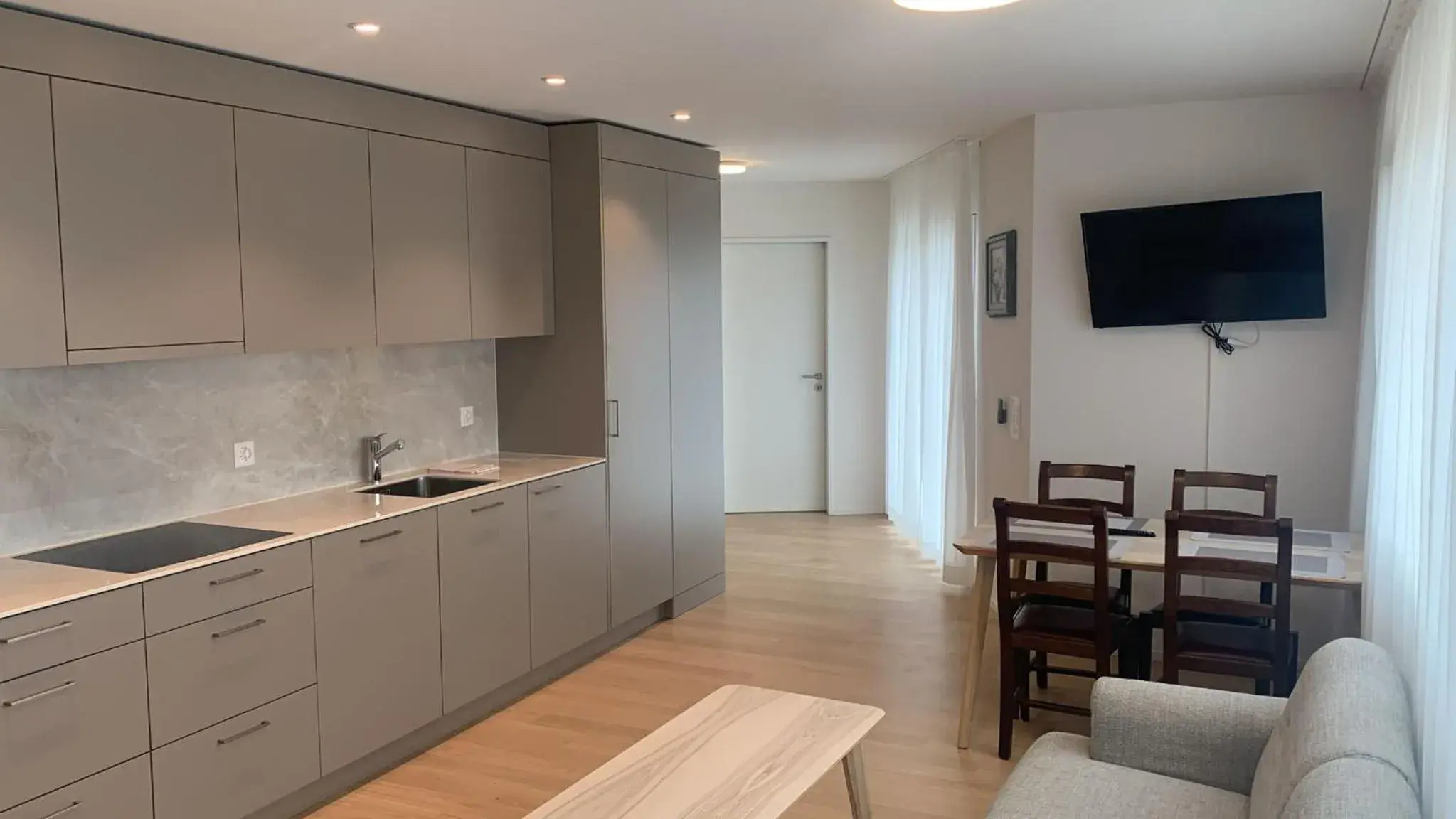 Suite in Swiss Star Zurich Oerlikon - Self Check-In Suite in Swiss Star Zurich Oerlikon - Self Check-In