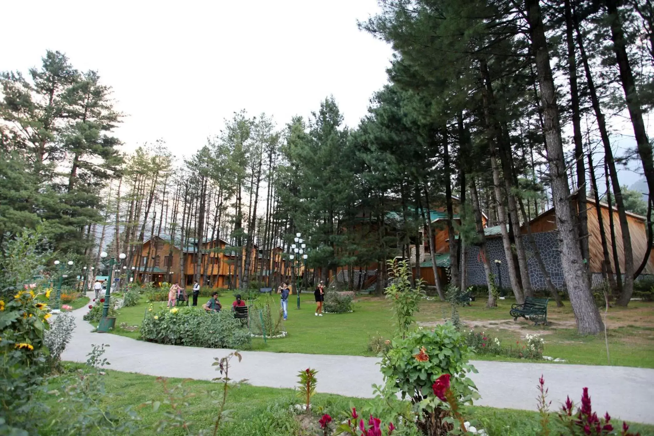 Garden in Radisson Golf Resort Pahalgam