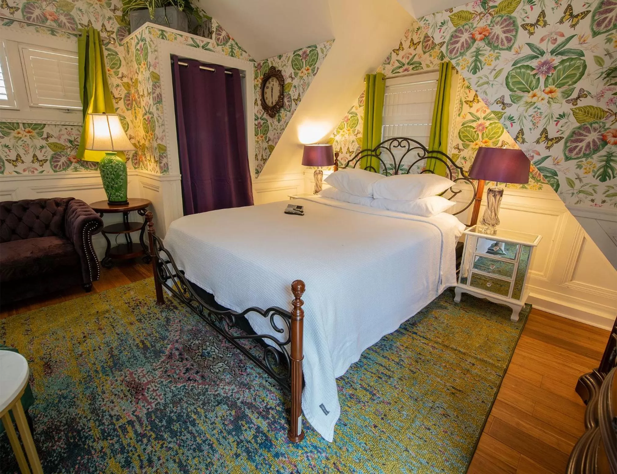 Bed in Casablanca Inn on the Bay