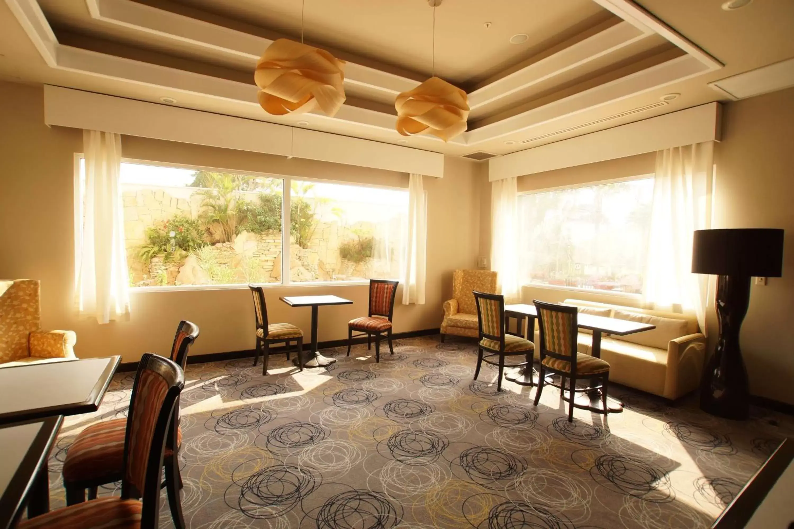 Dining area, Restaurant/Places to Eat in Hampton Inn Tampico Airport