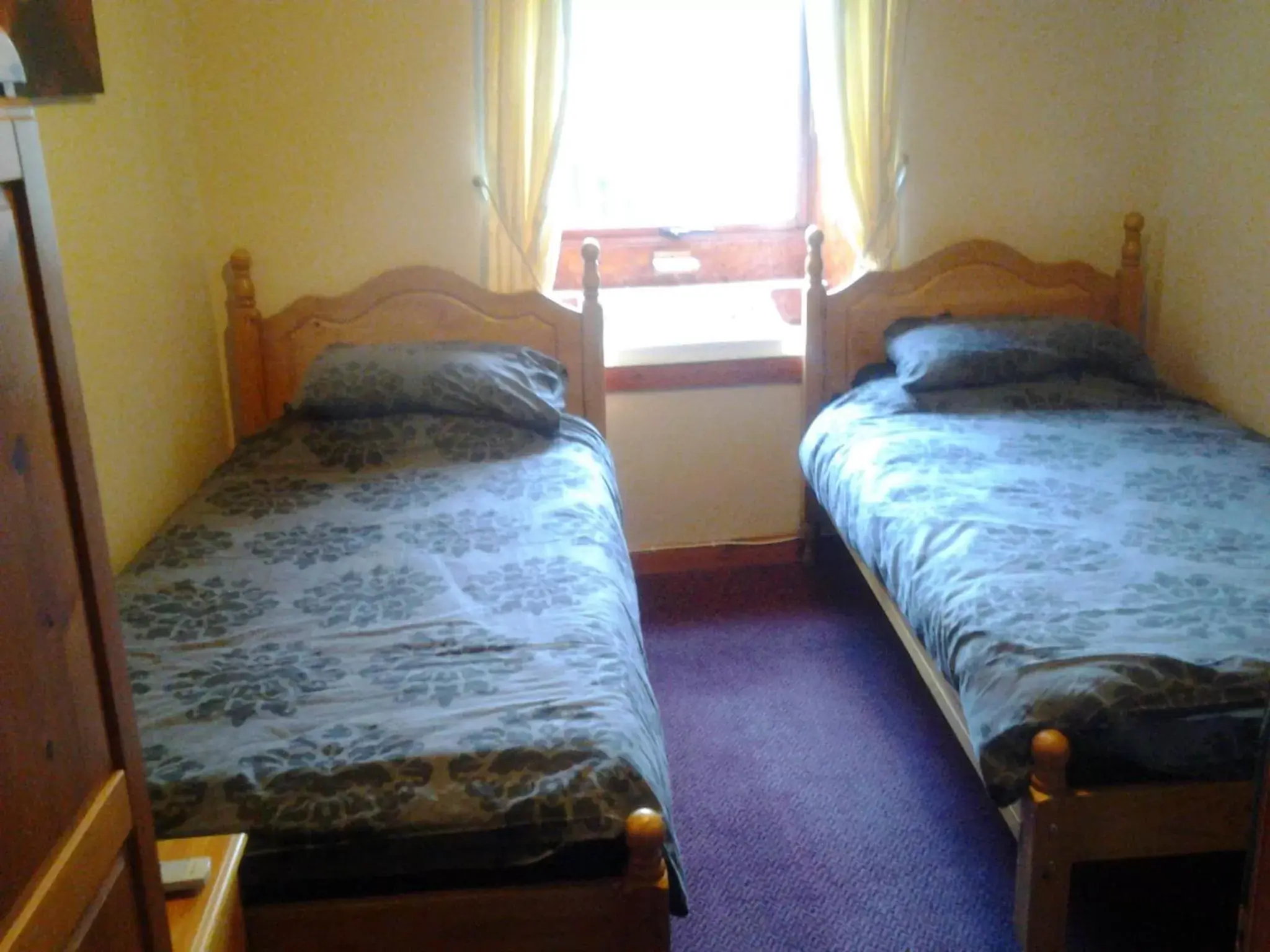 Twin Room with Private Bathroom in Kings Head