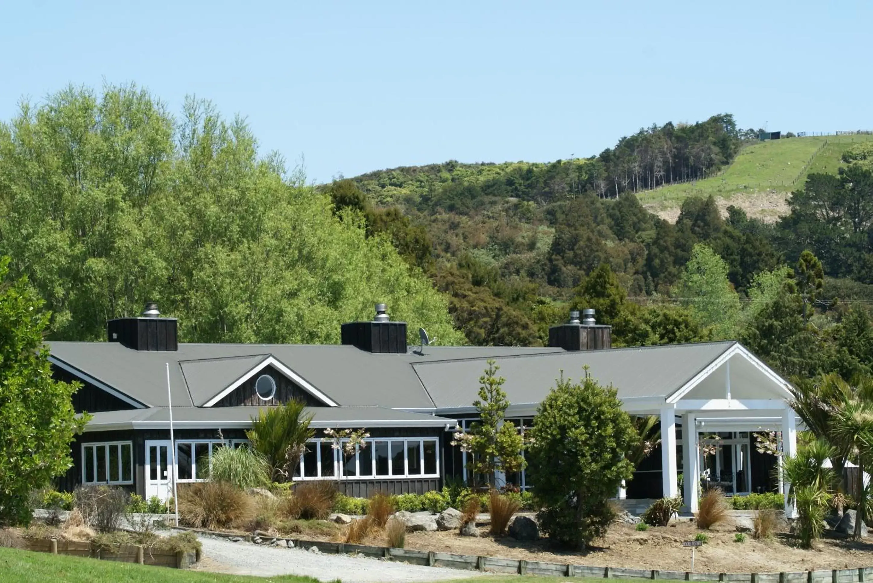 Property Building in Woodhouse Mountain Lodge