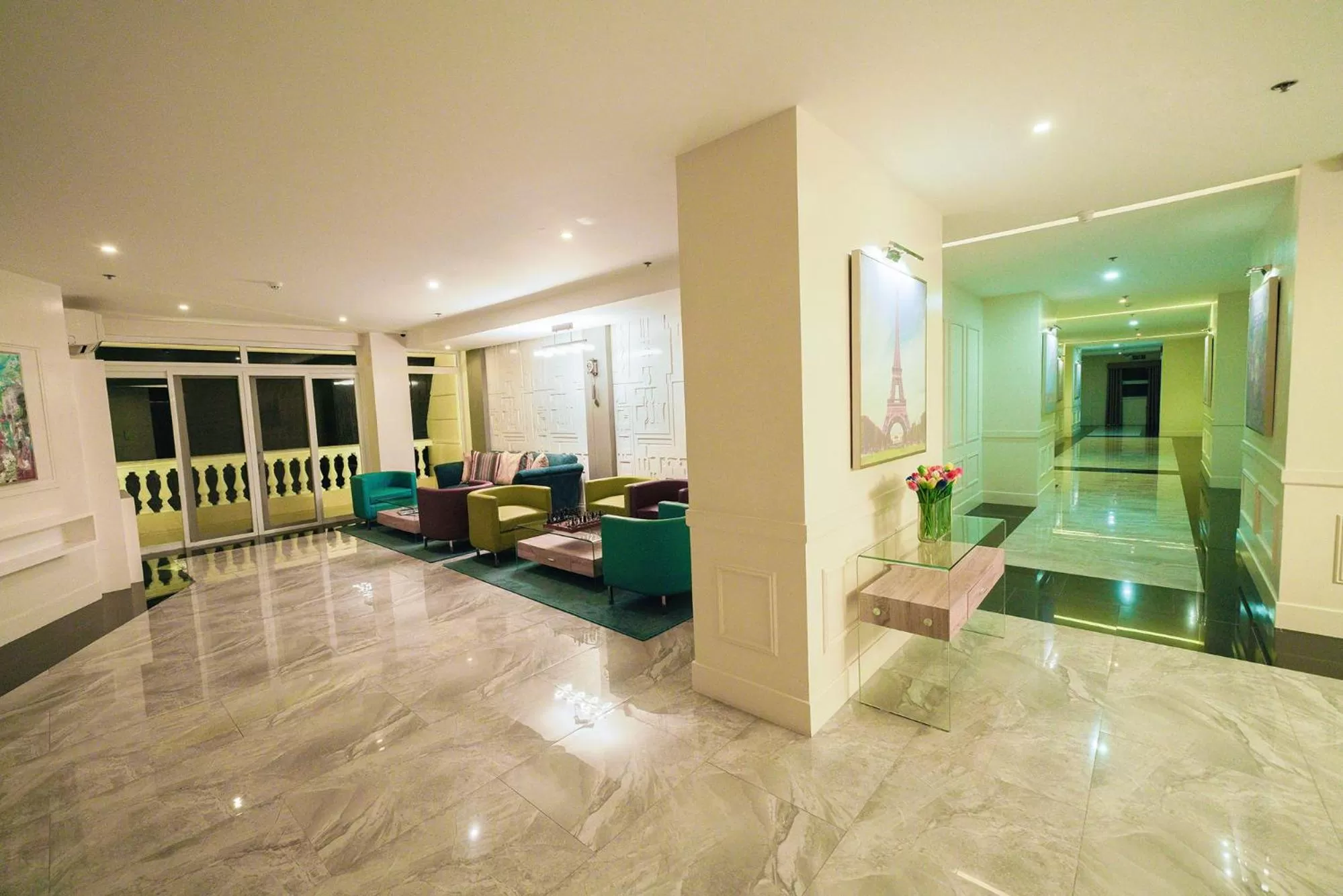 Patio in Hotel Carlito Tagaytay