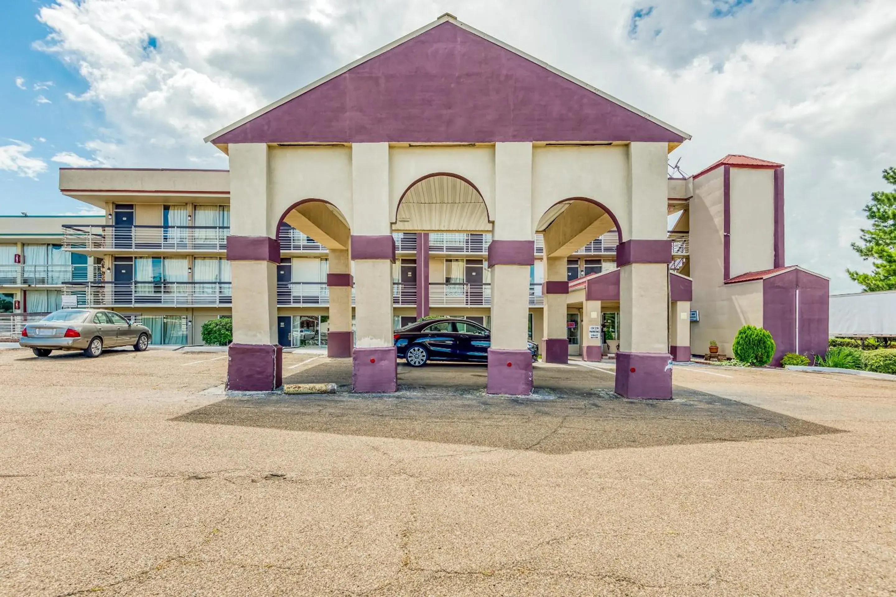 Facade/entrance, Property Building in OYO Hotel Jackson North I-55