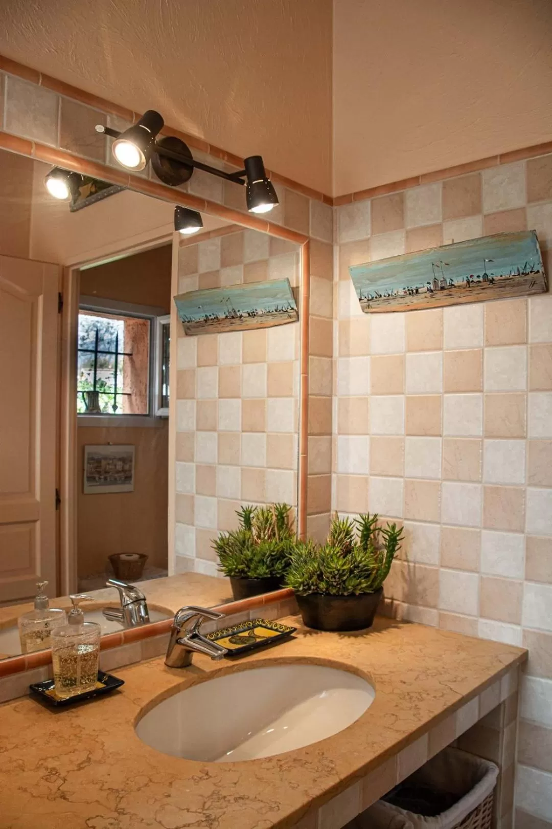 Bathroom in Le Clos des Oliviers 188 chemin du Hameau des Bourges 06650 Le Rouret