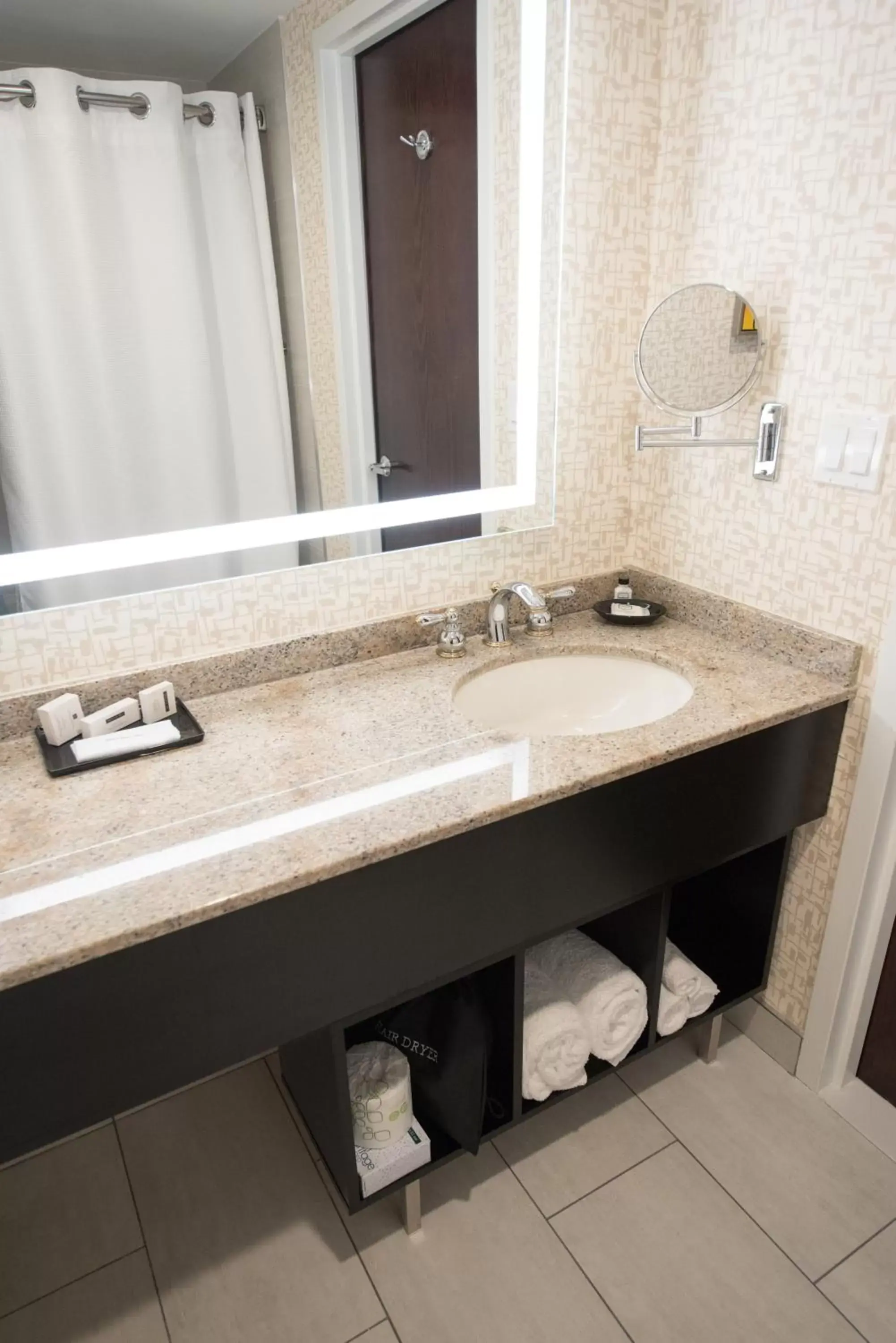 Bathroom in Crowne Plaza Edison, an IHG Hotel