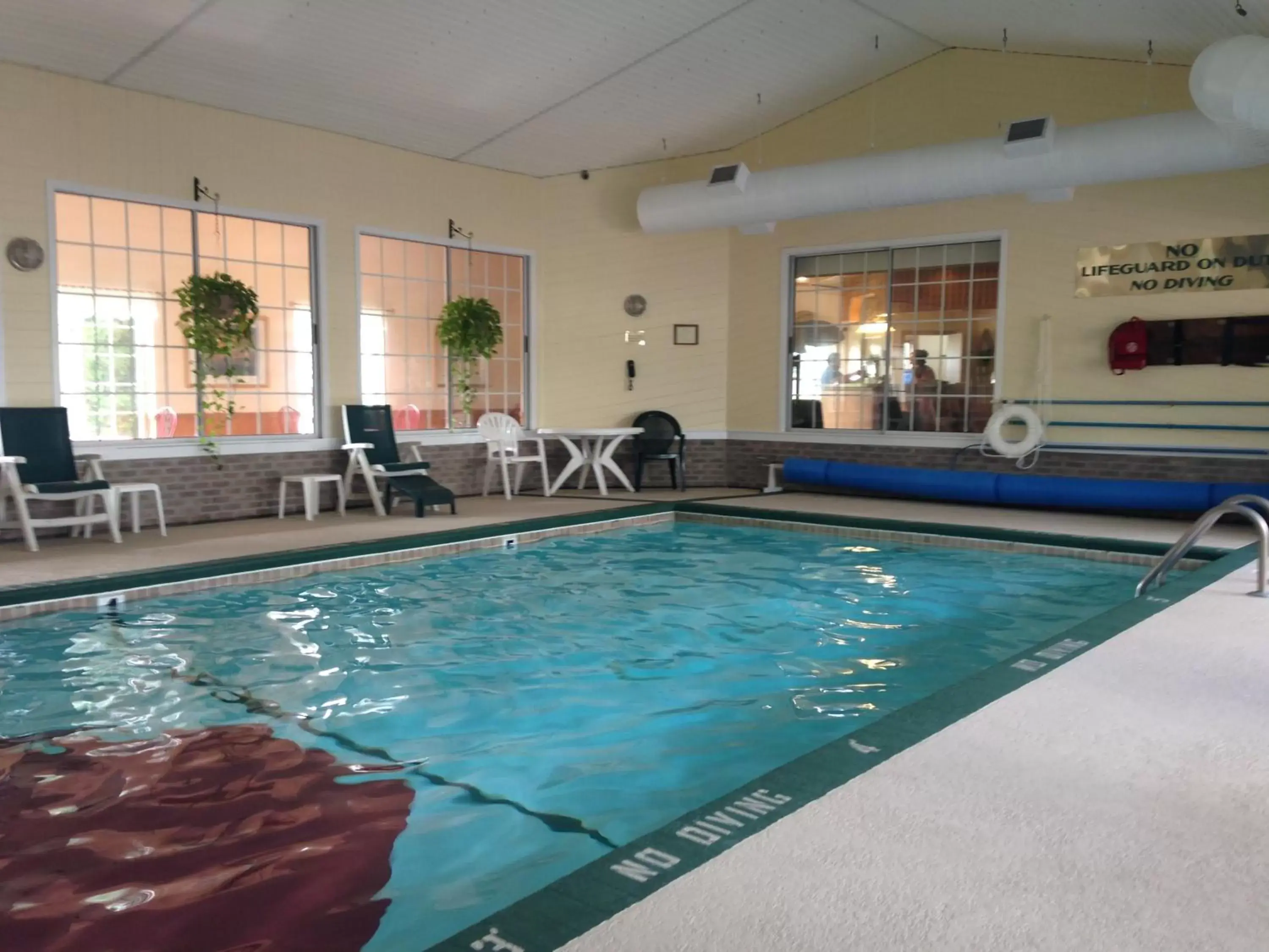 Swimming Pool in Apple Tree Inn; SureStay Collection by Best Western
