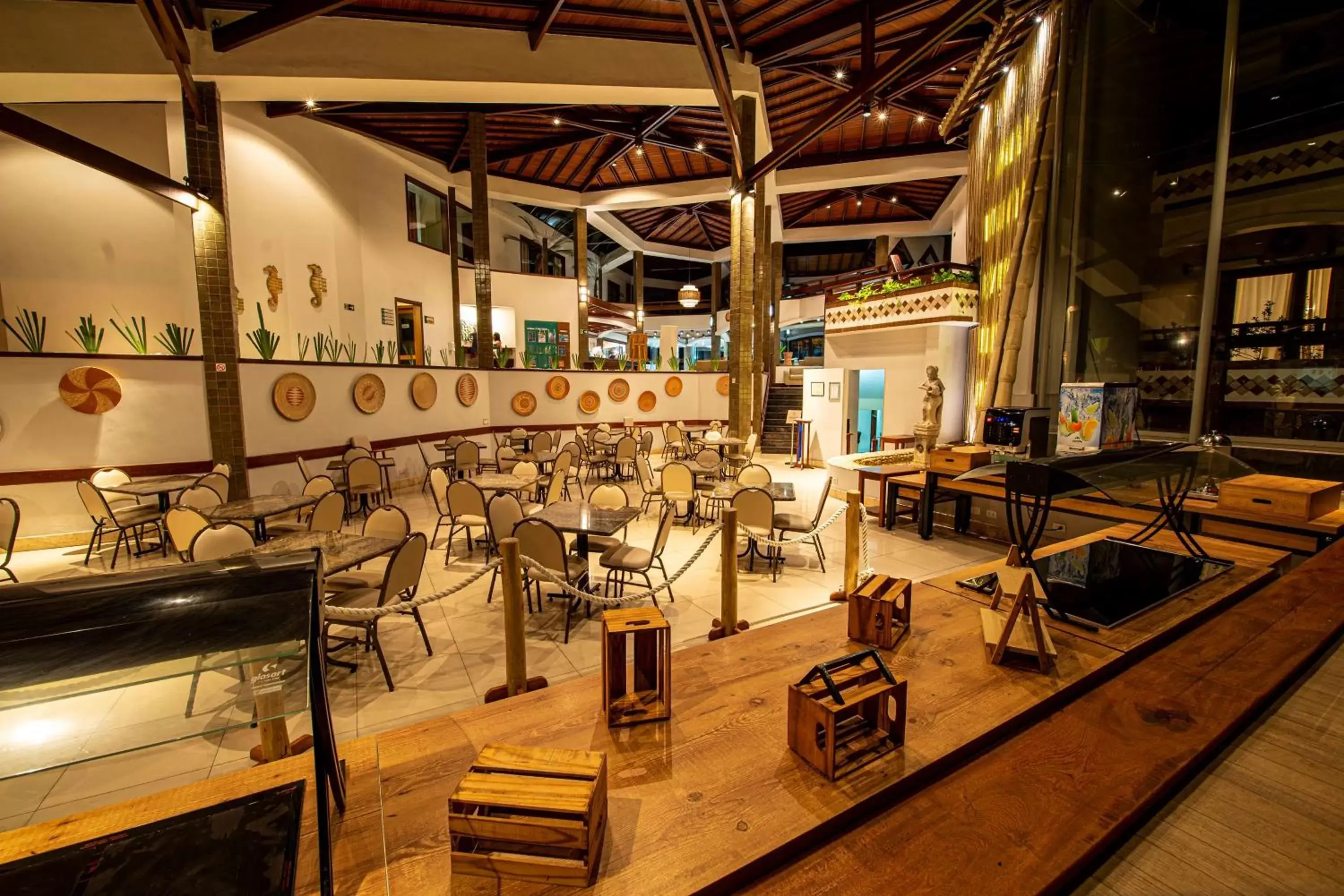 Restaurant/Places to Eat in Best Western Shalimar Praia Hotel