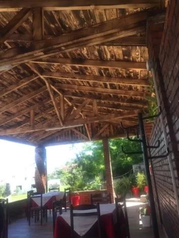 Restaurant/places to eat in "Frogs House" Hotel & Restorant Slow Food