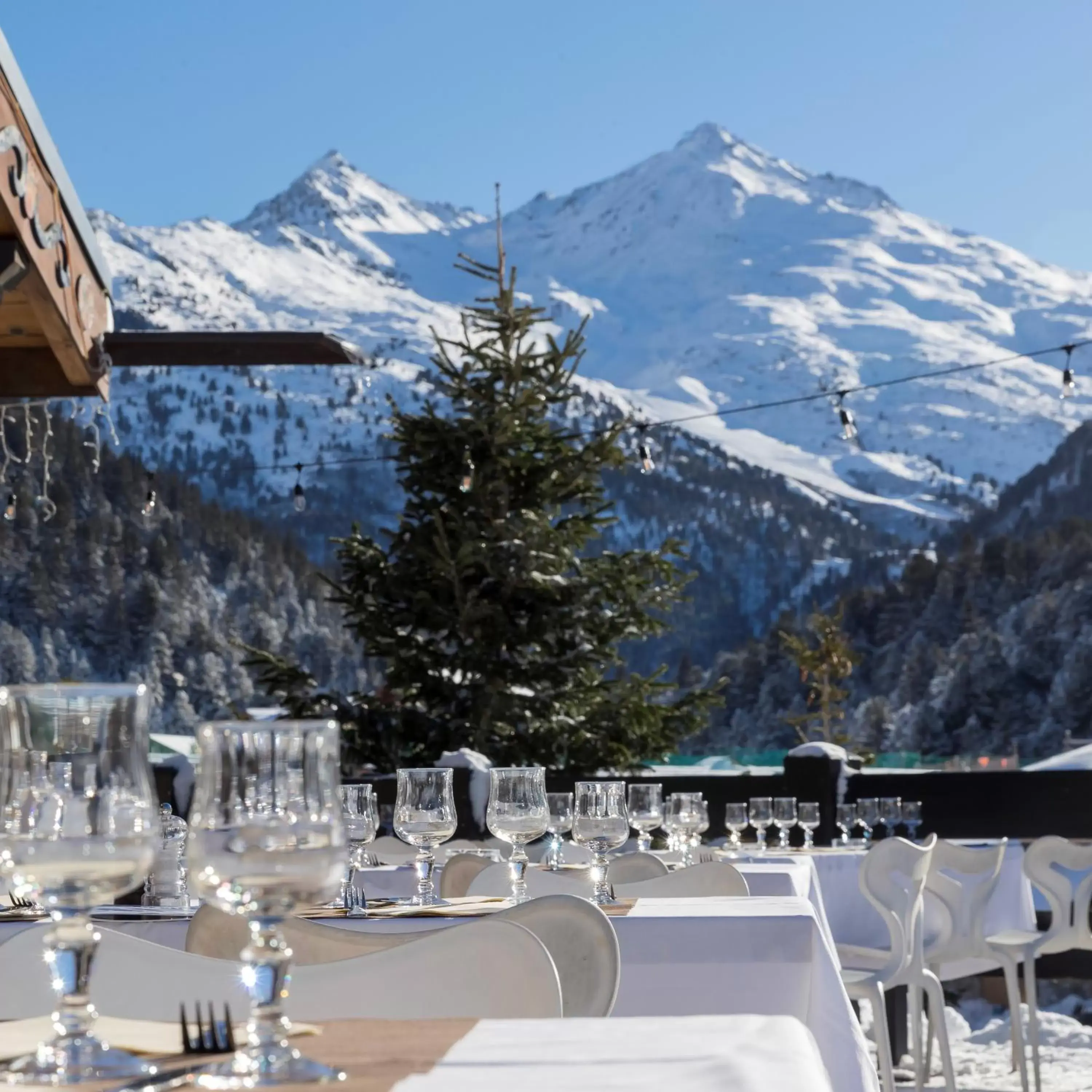 Restaurant/places to eat in Hotel Mont Vallon
