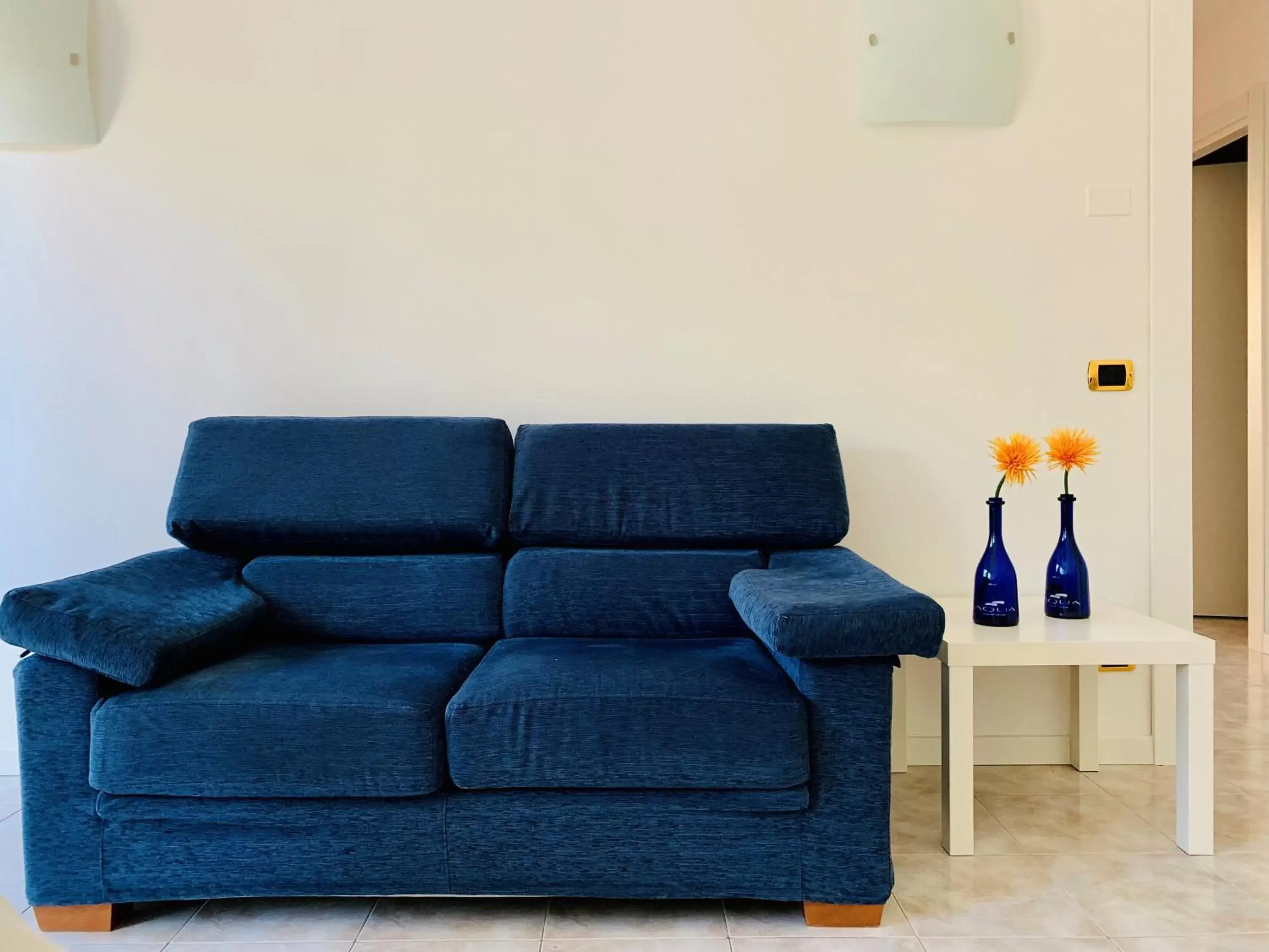 Living room, Seating Area in Front Lake Apartment Bardolino