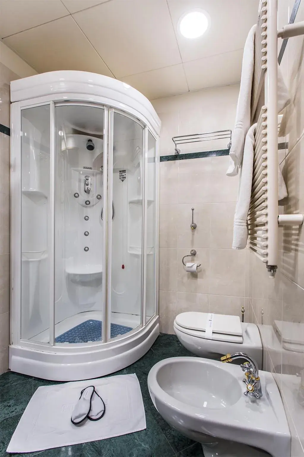 Bathroom in Hotel Principe di Piemonte