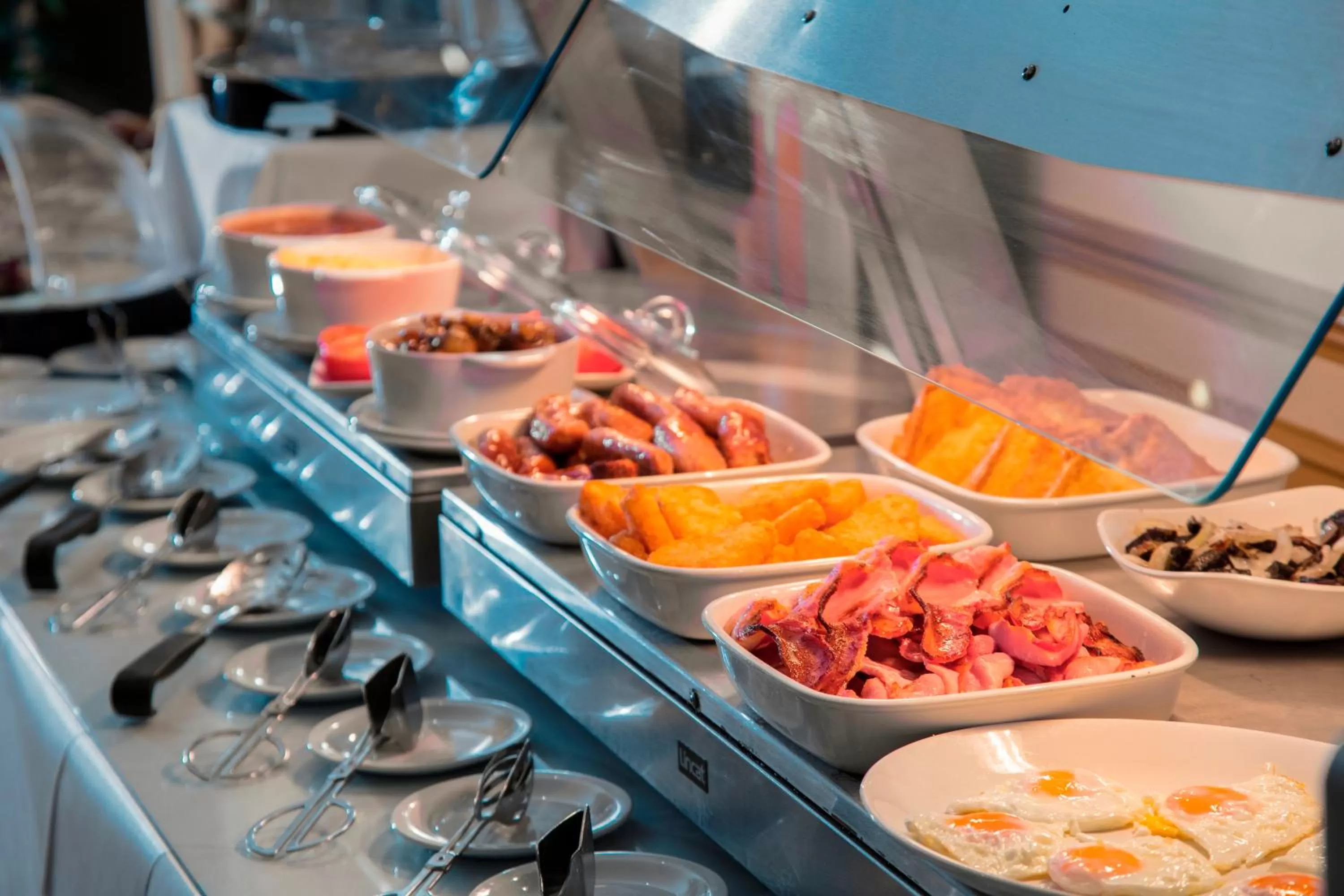 Buffet breakfast in Best Western Homestead Court Hotel