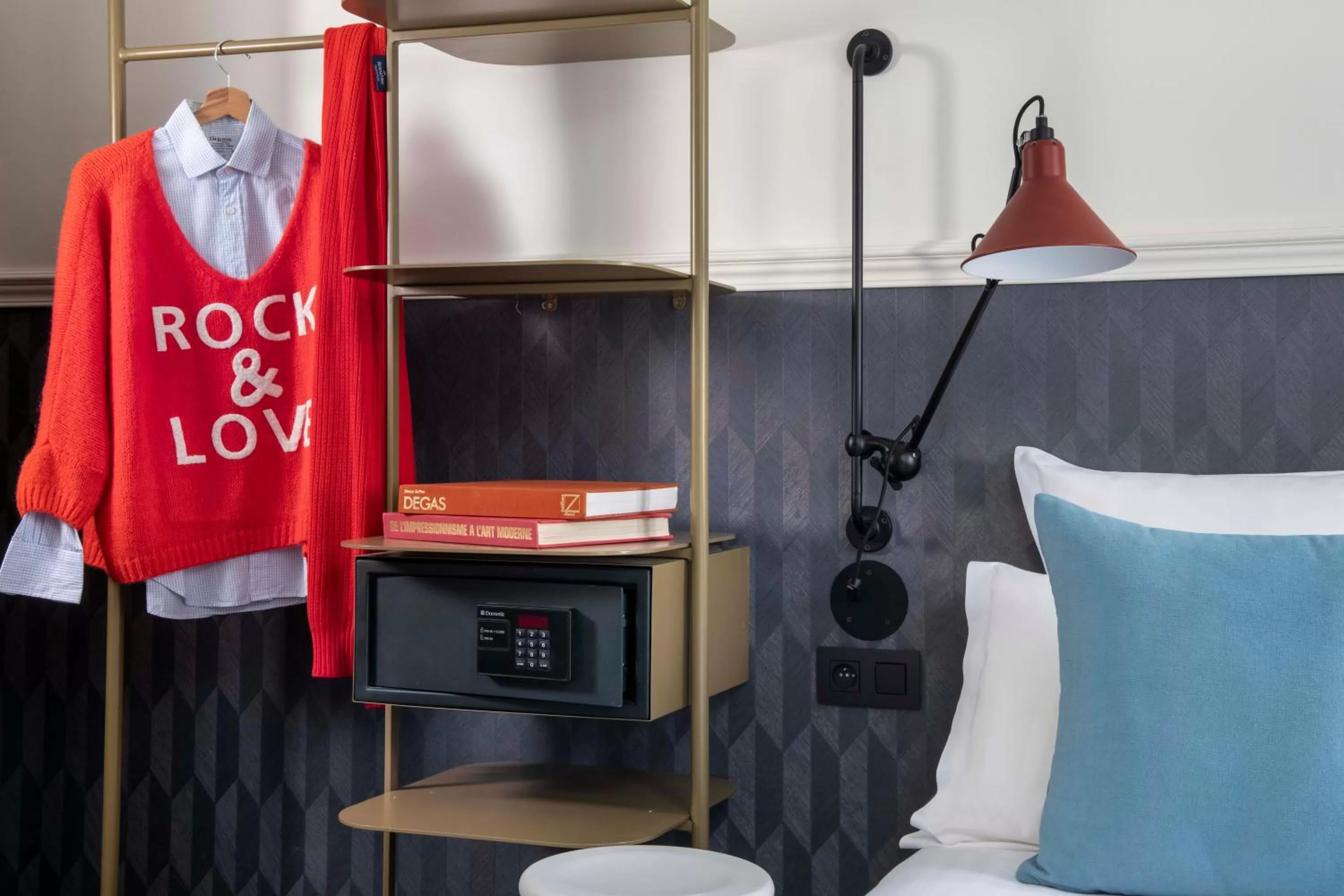 Bed in Hôtel Des Mines