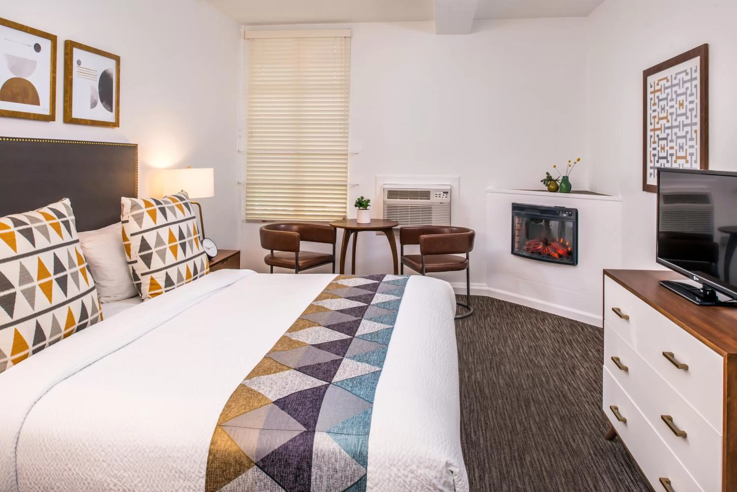 Photo of the whole room, Bed in Wine Valley Inn