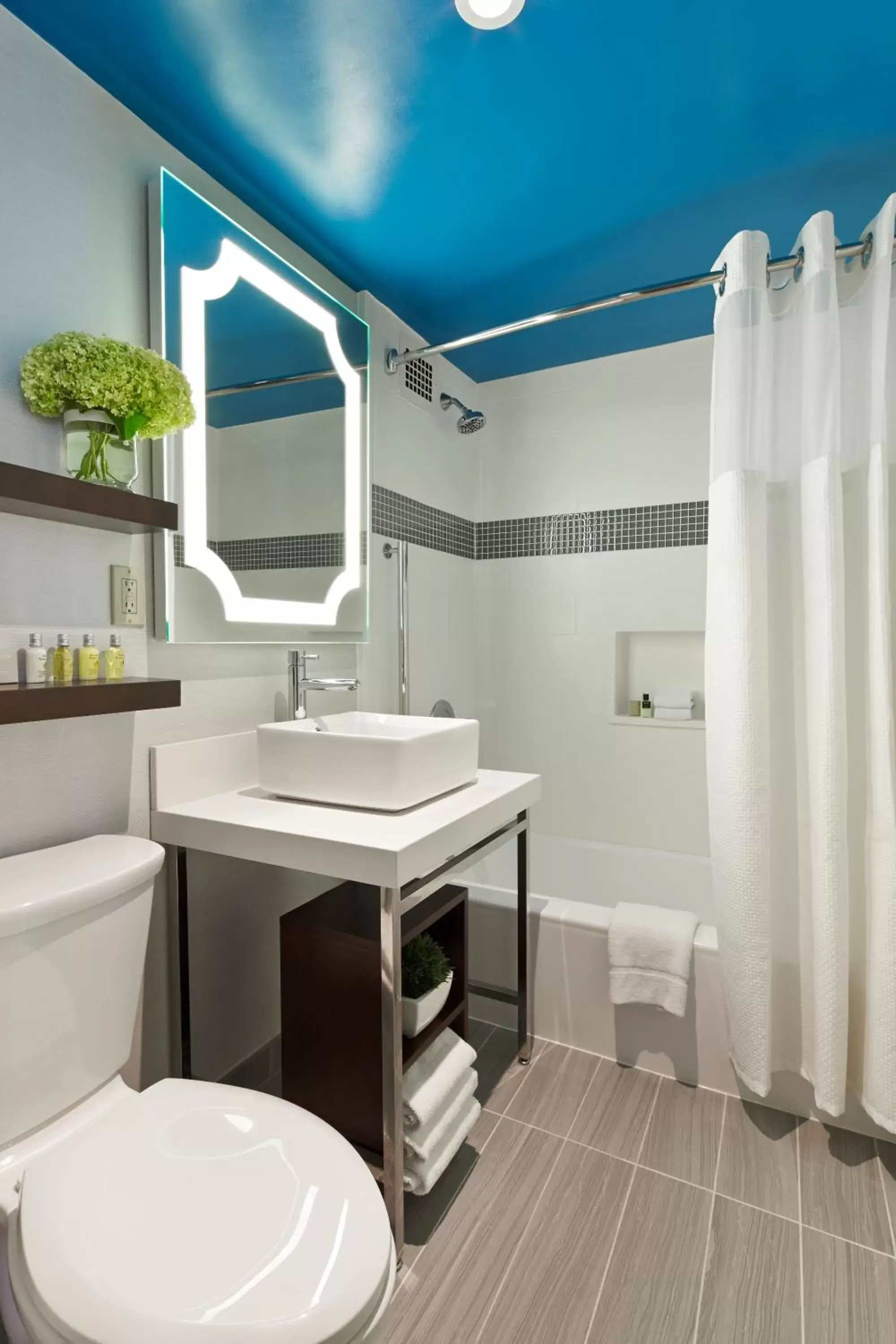 Bathroom in The Ven at Embassy Row, Washington, D.C., a Tribute Portfolio Hotel Bathroom in The Ven at Embassy Row, Washington, D.C., a Tribute Portfolio Hotel