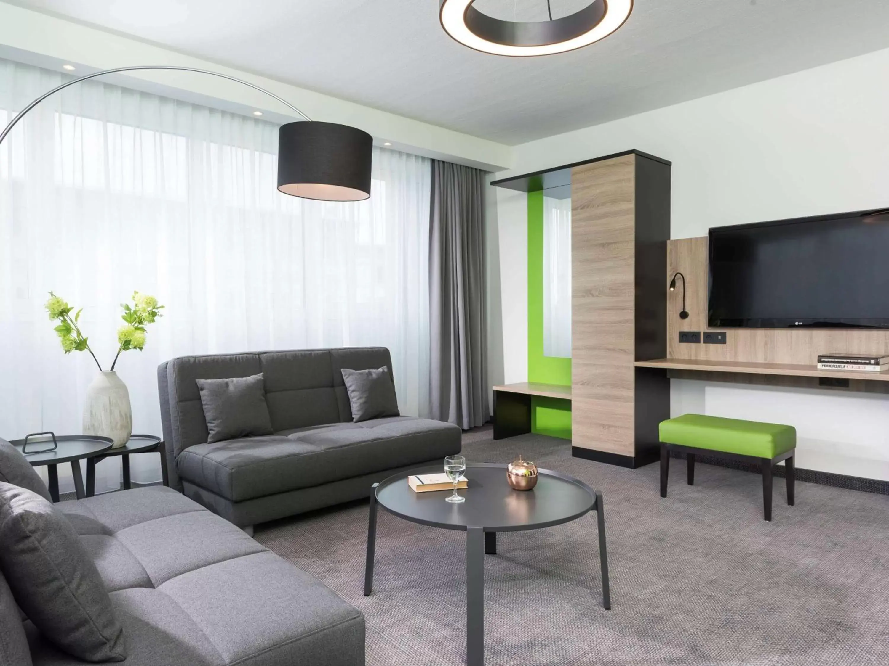 Photo of the whole room, Seating Area in ibis Styles Halle