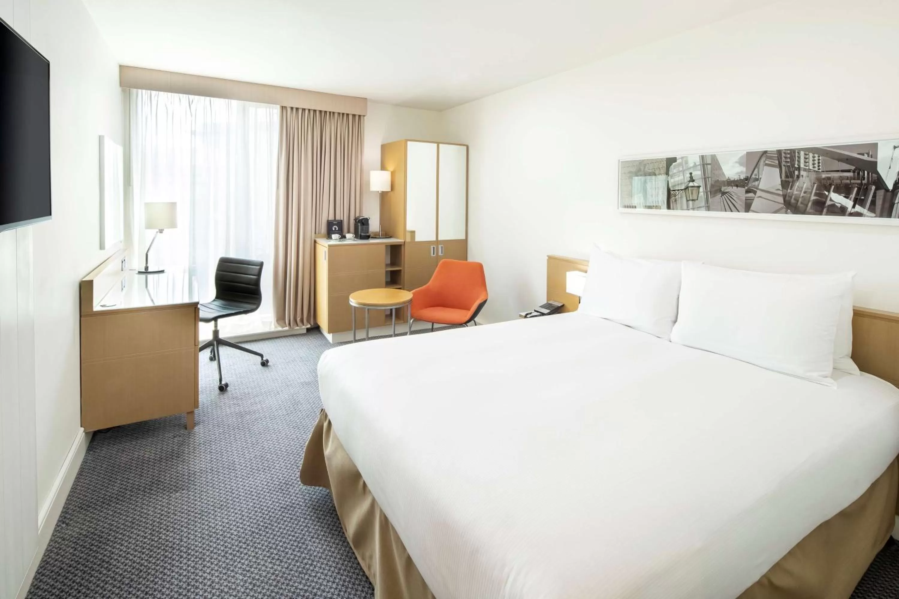 Deluxe Queen Room in DoubleTree by Hilton Leeds