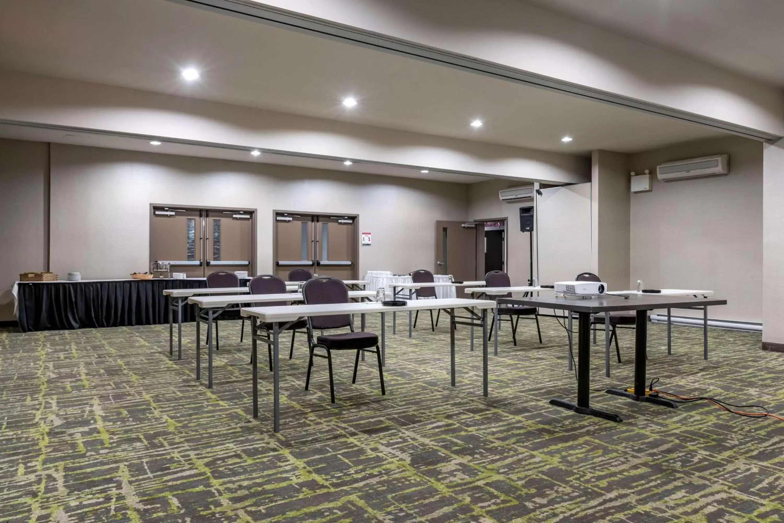 Meeting/conference room in Best Western Dartmouth Hotel & Suites