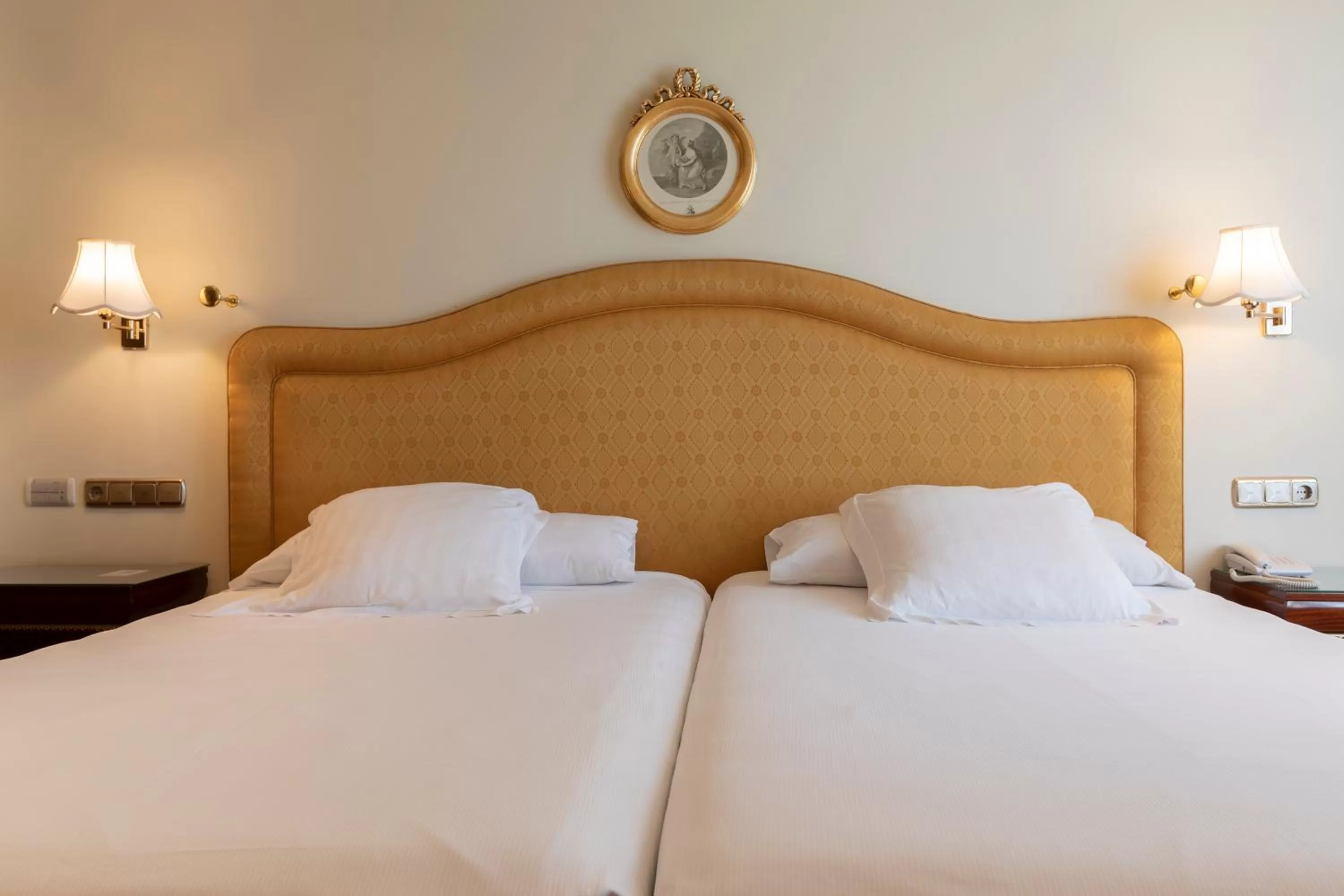 Bed in Hotel Alameda Palace